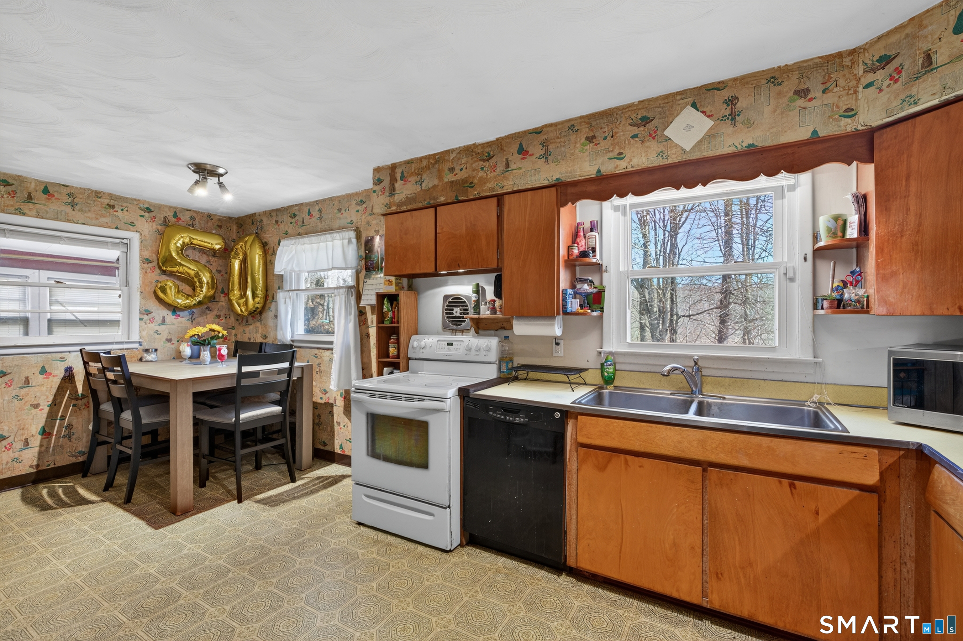 Homes for sale in Meriden, CT | 9 Milton Dr, Meriden, CT 06450 | MLS# 24144515