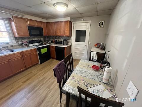 Photo 11 of 70 Walnut Street, Putnam, CT