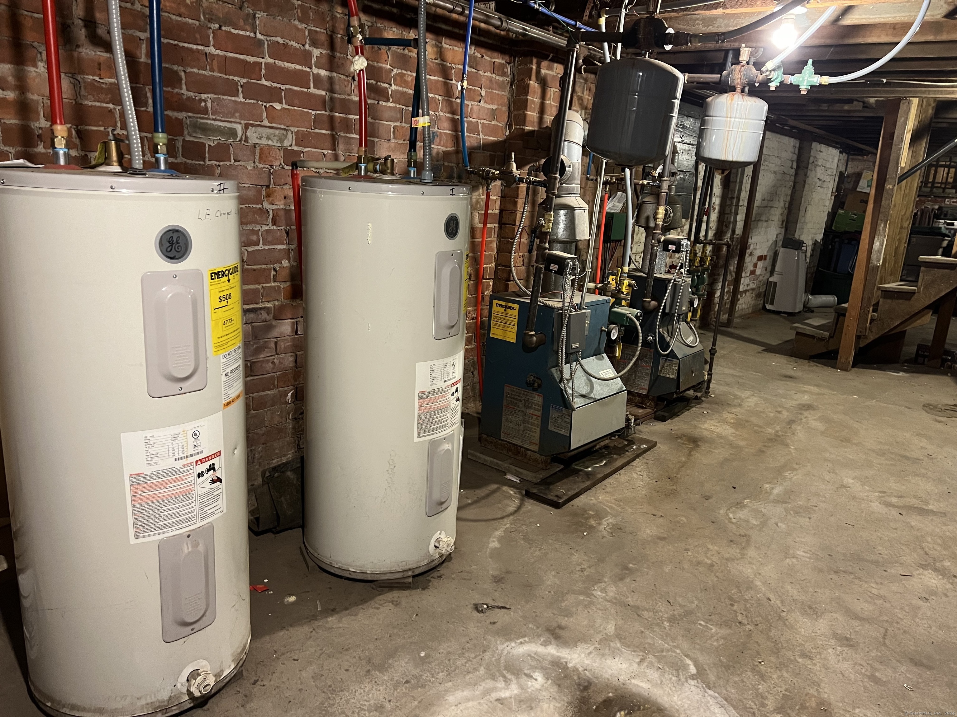 Homes for sale in Hartford, CT | 65 Madison St, Hartford, CT 06106 | MLS# 24145021