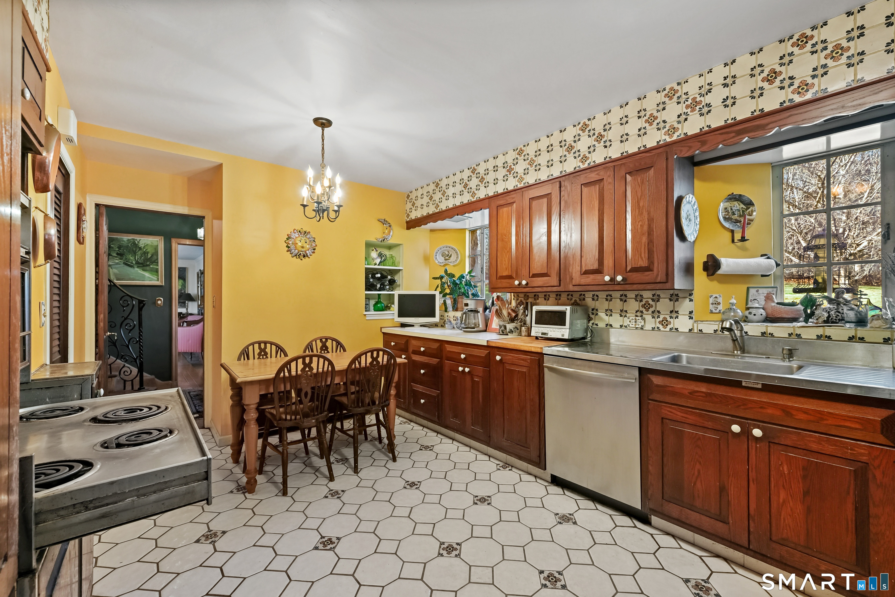 Weston, Connecticut, 06883, United States, 5 Bedrooms Bedrooms, ,4.5 BathroomsBathrooms,Residential,For Sale,2003894