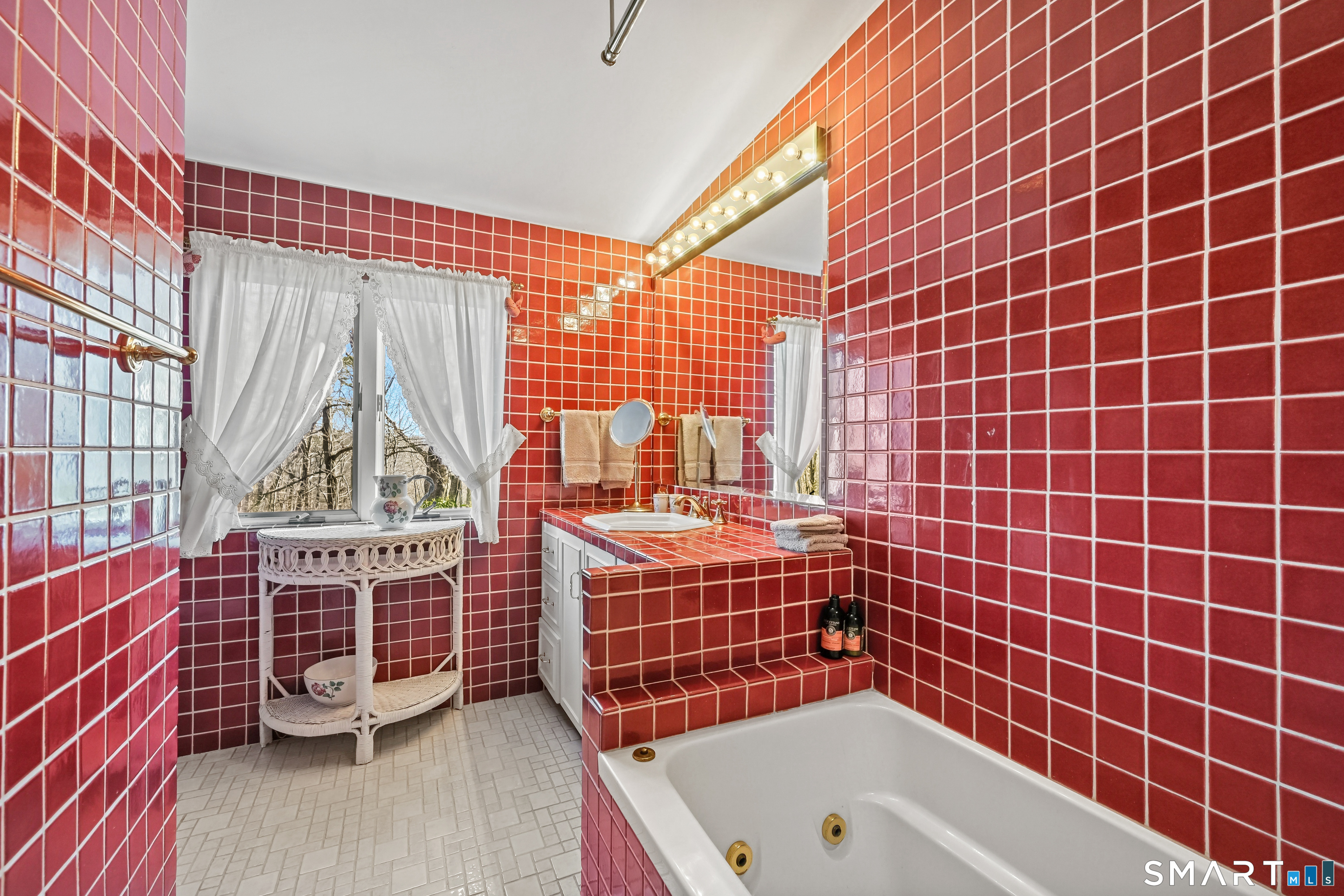 Weston, Connecticut, 06883, United States, 5 Bedrooms Bedrooms, ,4.5 BathroomsBathrooms,Residential,For Sale,2003894