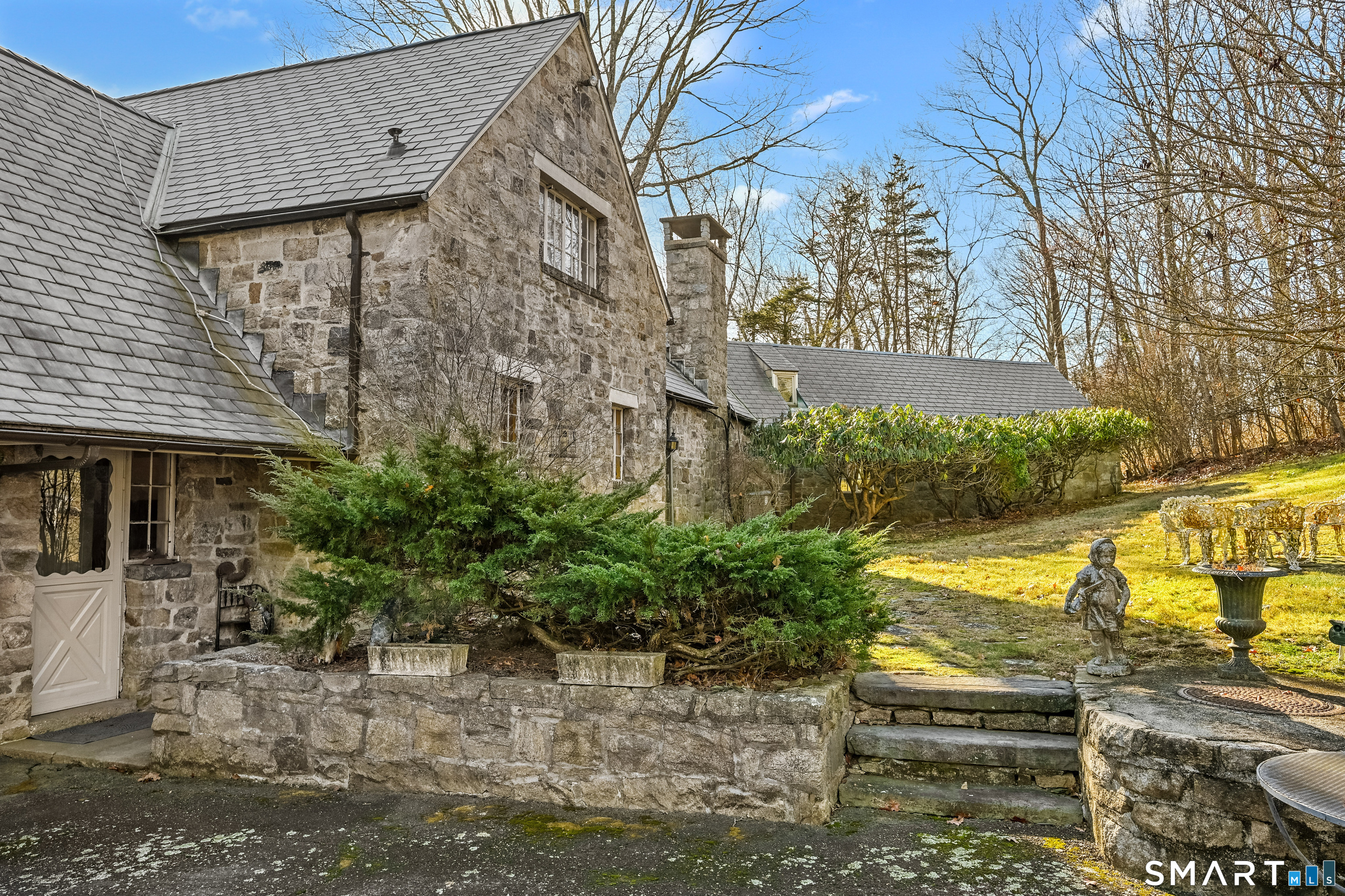 Weston, Connecticut, 06883, United States, 5 Bedrooms Bedrooms, ,4.5 BathroomsBathrooms,Residential,For Sale,2003894