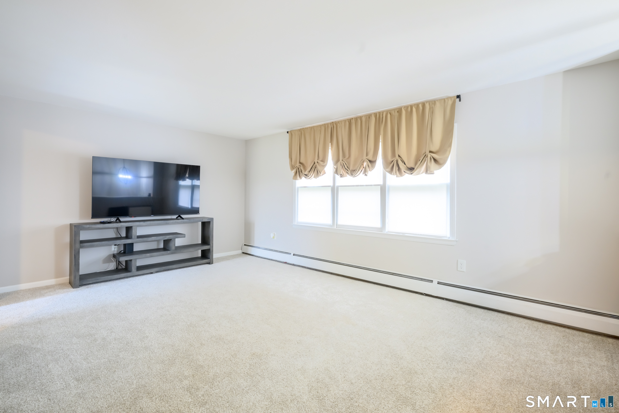 Homes for sale in Windsor, CT | 17 Lyme St, Windsor, CT 06095 | MLS# 24144951