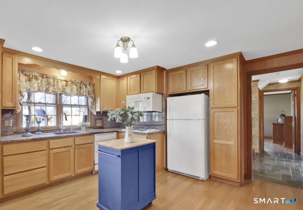 Homes for sale in Wethersfield, CT | 83 Apple Hl, Wethersfield, CT 06109 | MLS# 24142856