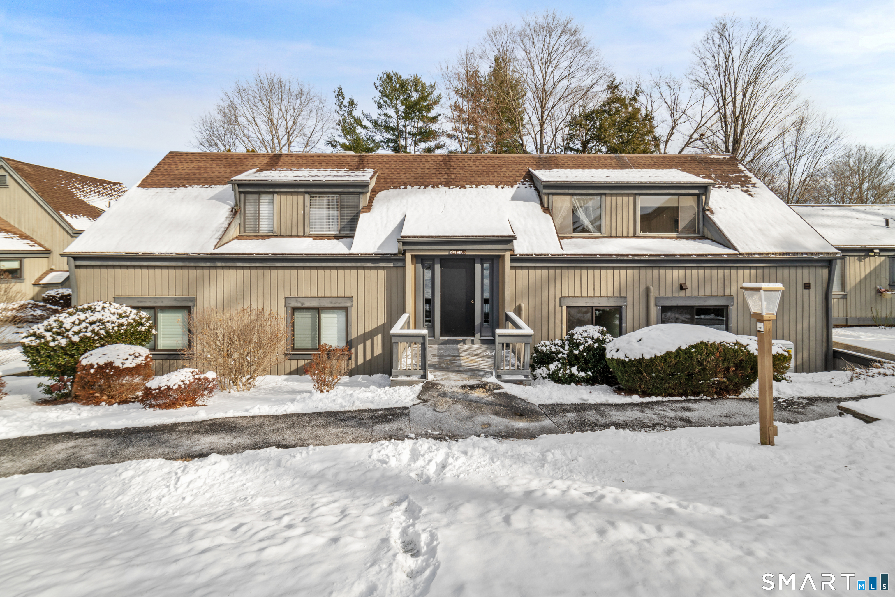 Homes for sale in Southbury, CT | 304 Heritage Vlg #B, Southbury, CT 06488 | MLS# 24144979