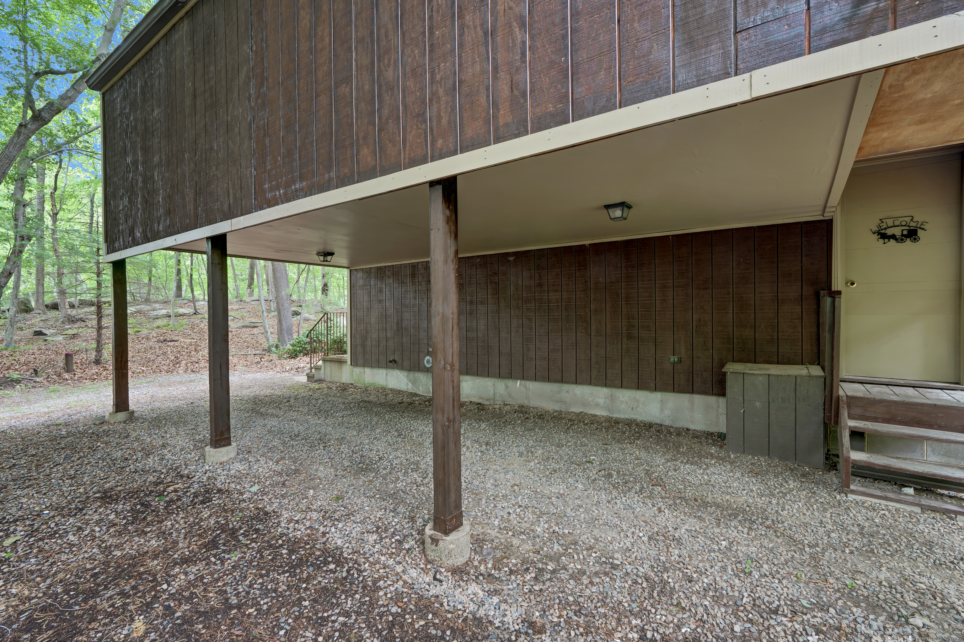 Homes for sale in Montville, CT | 131 Derry Hill Rd, Montville, CT 06382 | MLS# 24145129