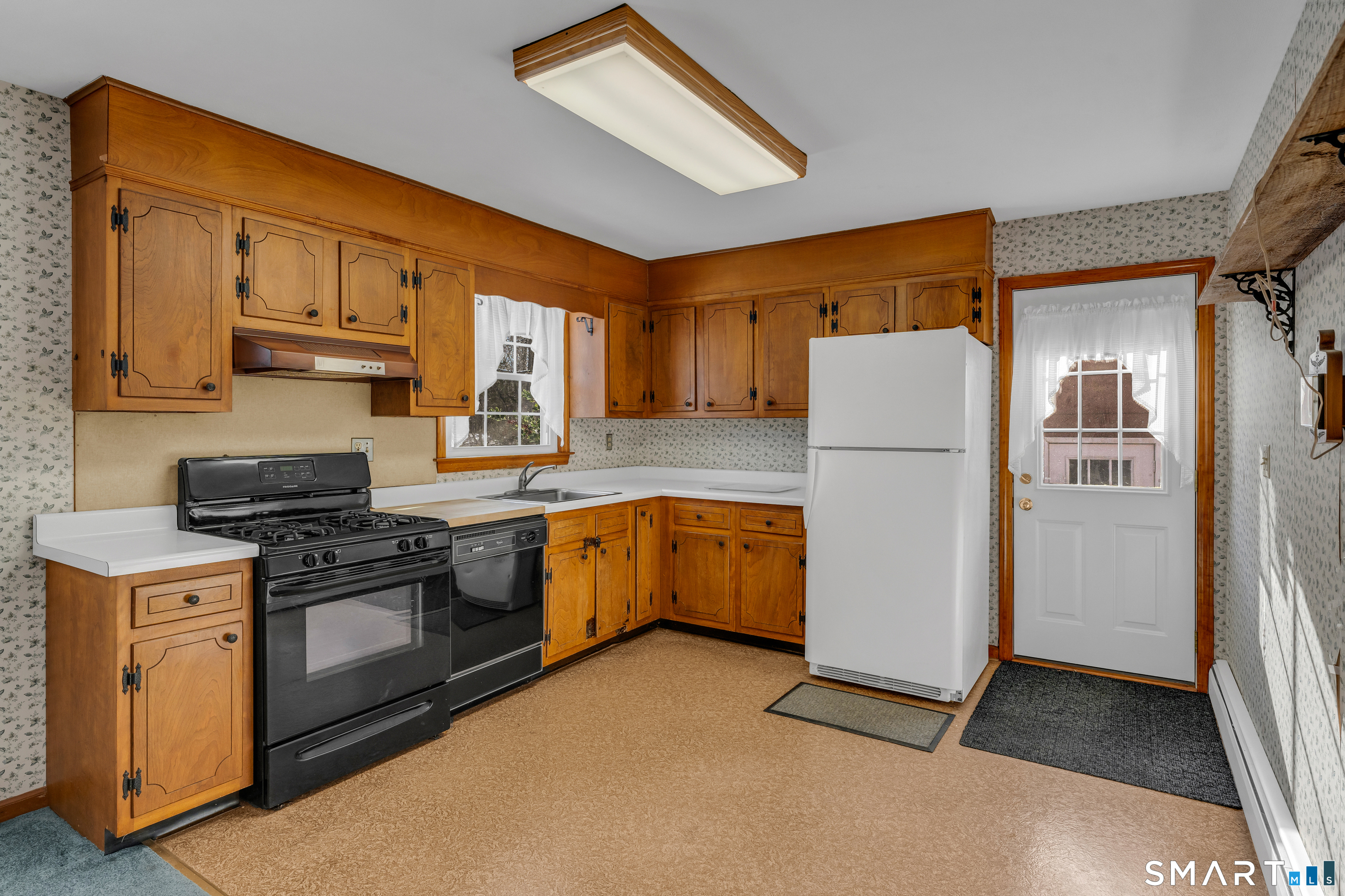 Homes for sale in Guilford, CT | 849 Hoop Pole Rd, Guilford, CT 06437 | MLS# 24144863