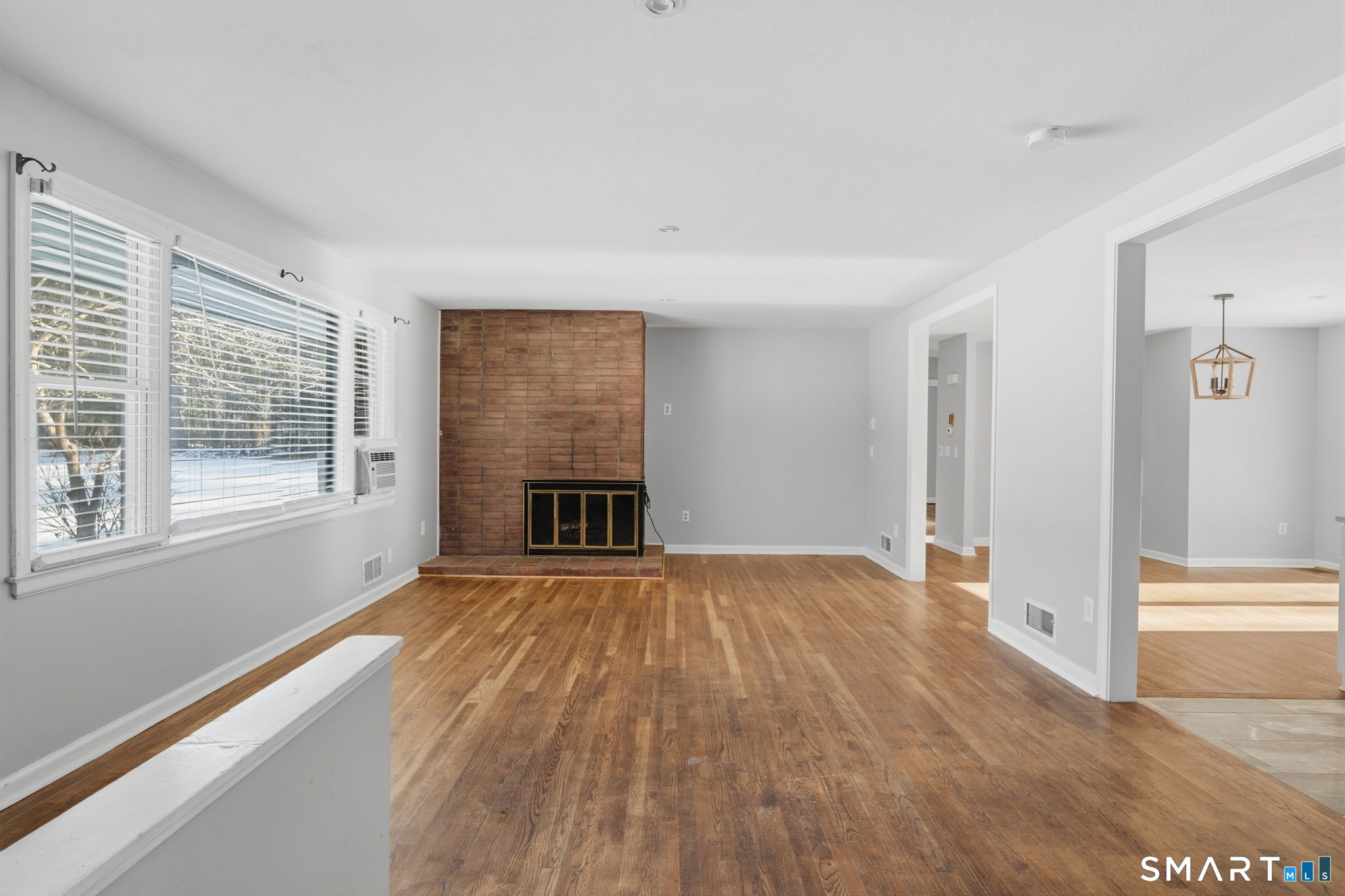 Homes for sale in Avon, CT | 95 Moravia Rd, Avon, CT 06001 | MLS# 24144948