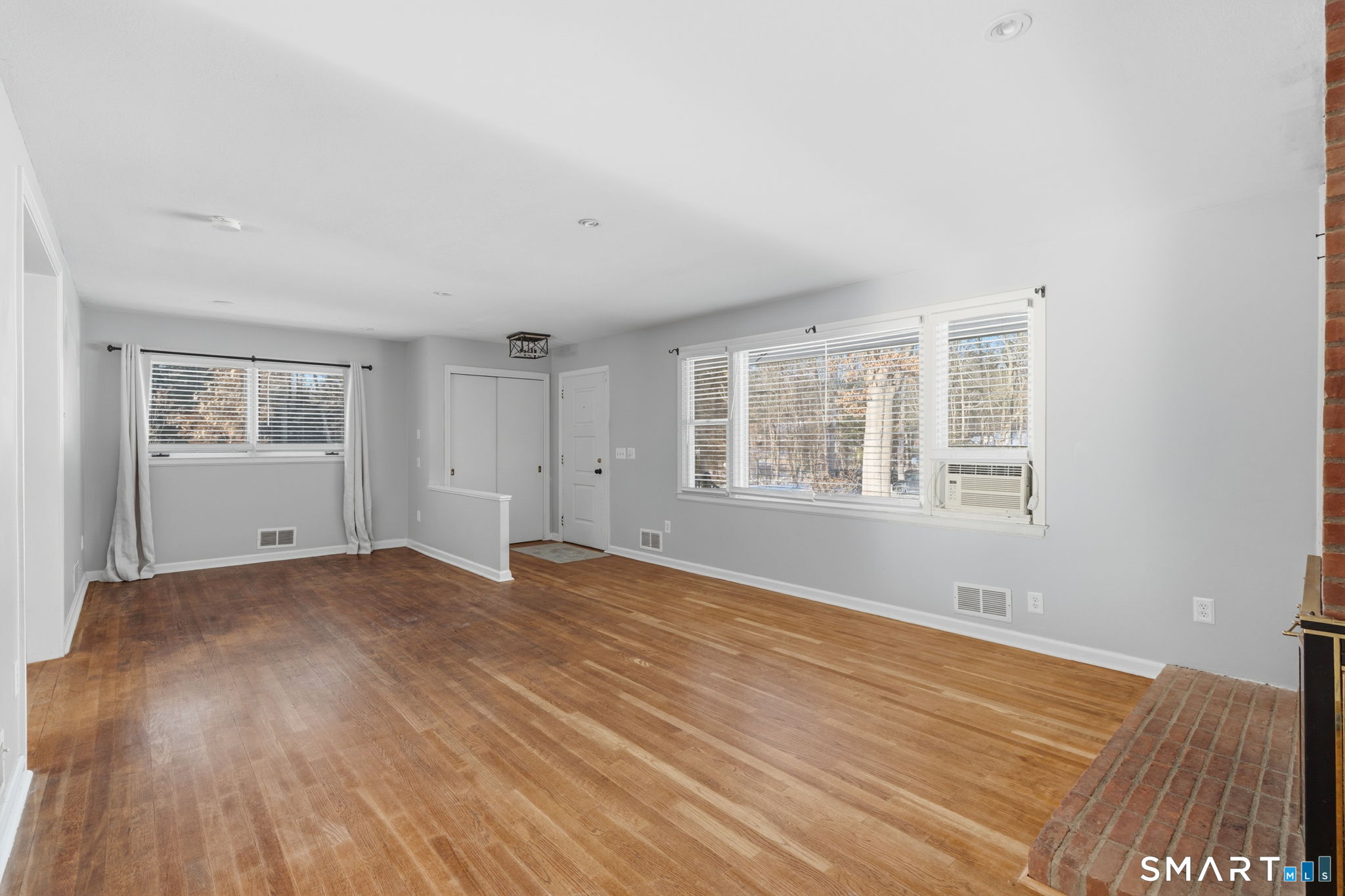 Homes for sale in Avon, CT | 95 Moravia Rd, Avon, CT 06001 | MLS# 24144948