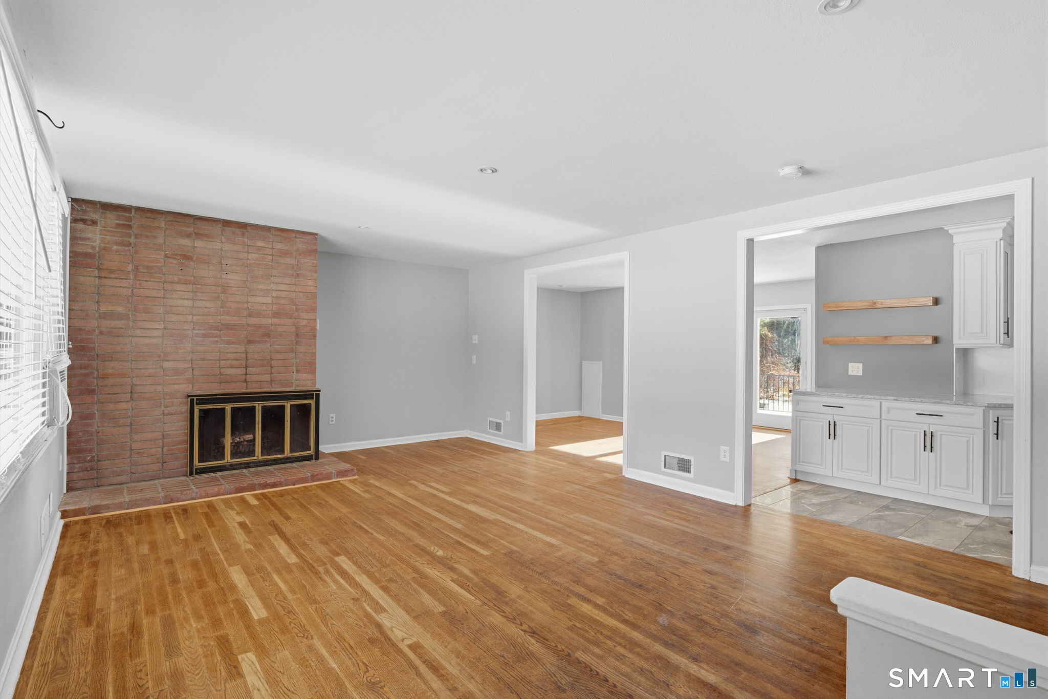 Homes for sale in Avon, CT | 95 Moravia Rd, Avon, CT 06001 | MLS# 24144948