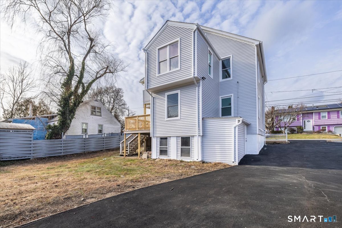 Homes for sale in Fairfield, CT | 349 Marlborough Ter, Fairfield, CT 06825 | MLS# 24139494