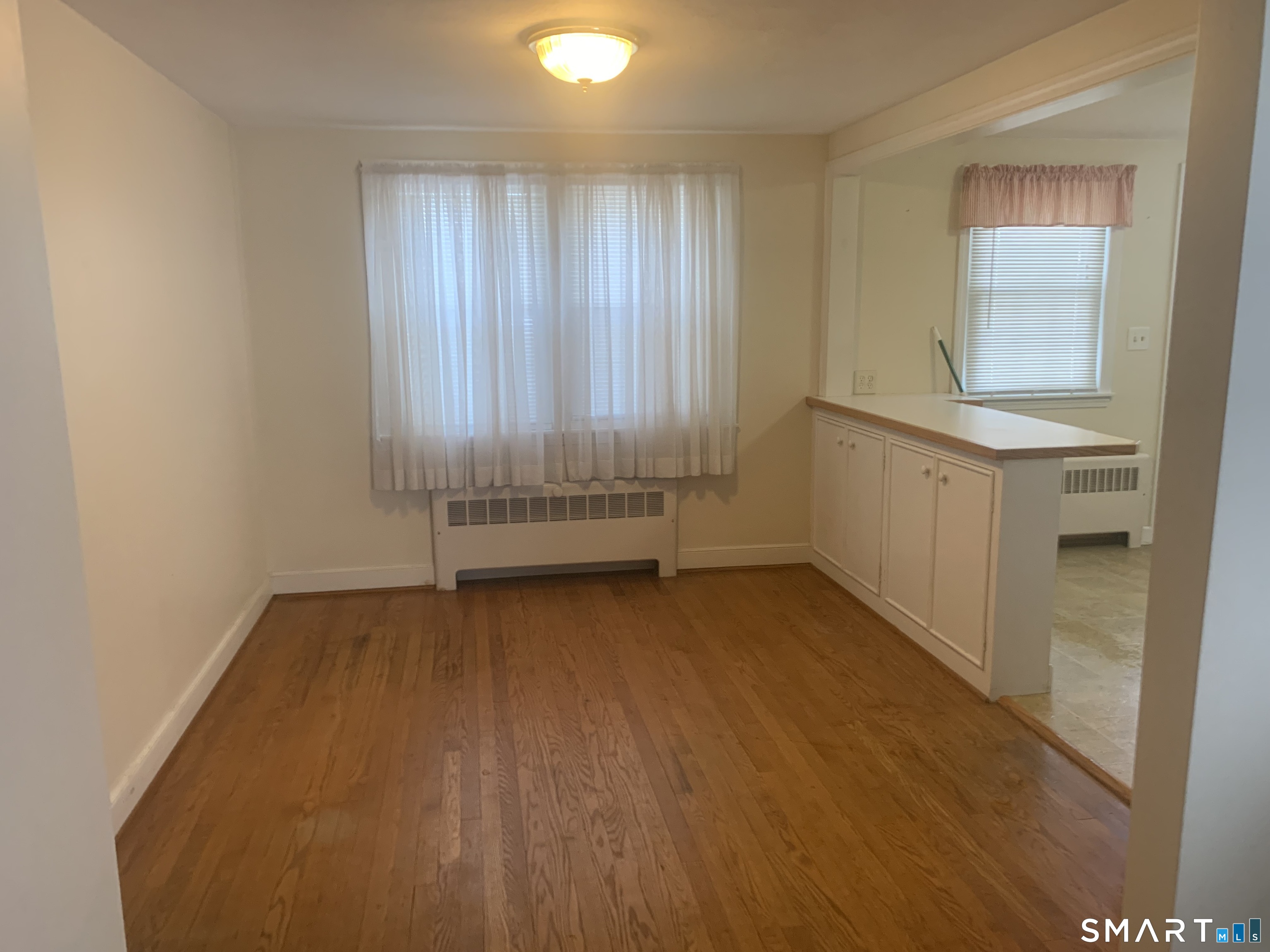 Homes for sale in Manchester, CT | 27 Lydall St, Manchester, CT 06042 | MLS# 24145109