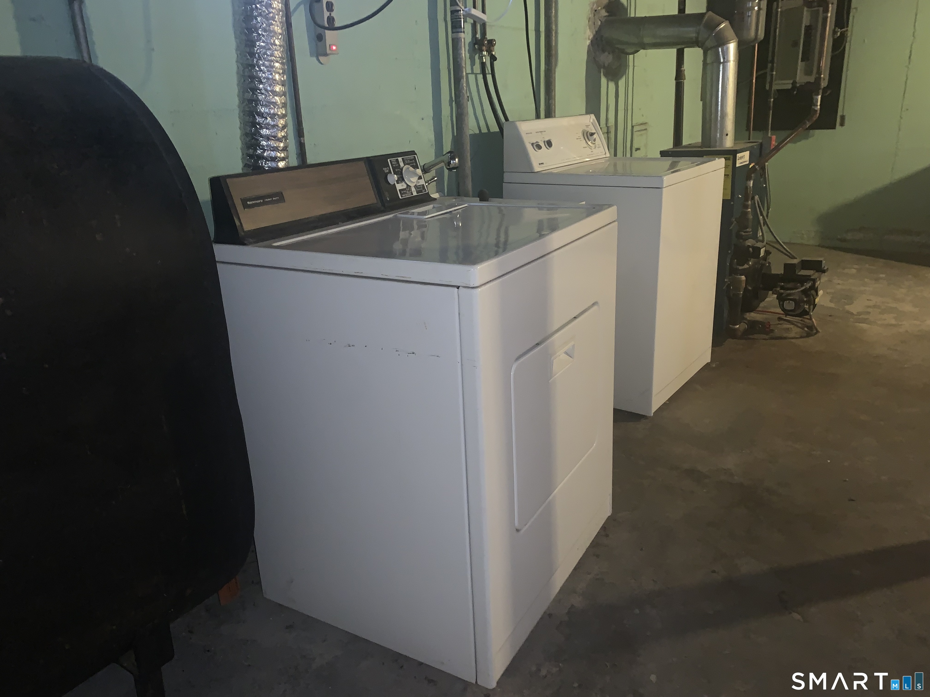 Homes for sale in Manchester, CT | 27 Lydall St, Manchester, CT 06042 | MLS# 24145109