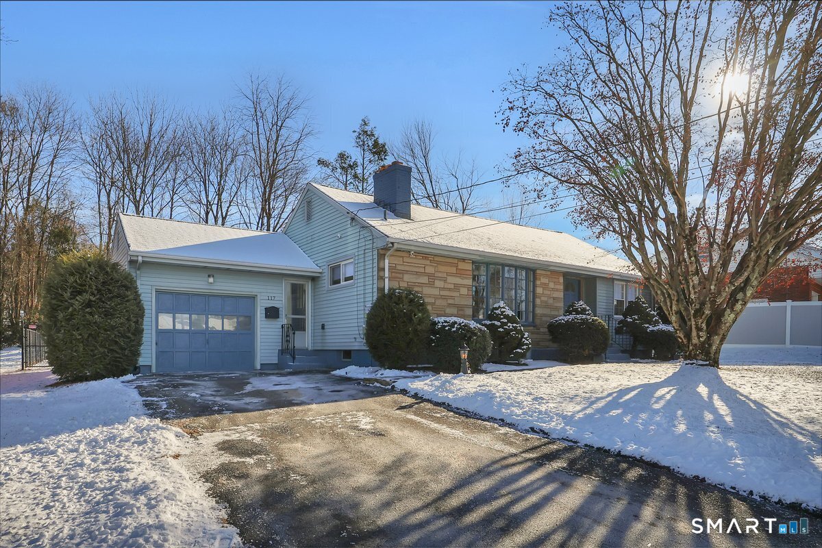 Homes for sale in Berlin, CT | 117 Homecrest Dr, Berlin, CT 06037 | MLS# 24139612