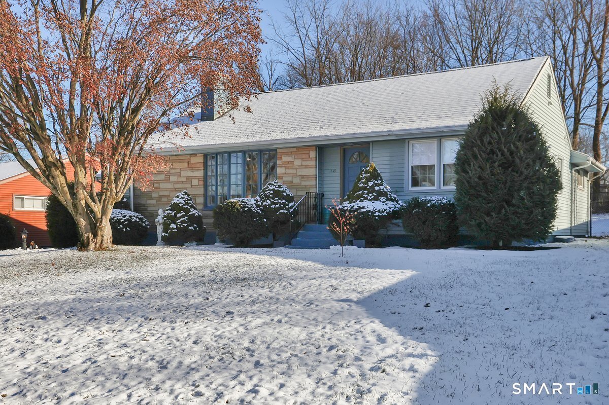 Homes for sale in Berlin, CT | 117 Homecrest Dr, Berlin, CT 06037 | MLS# 24139612