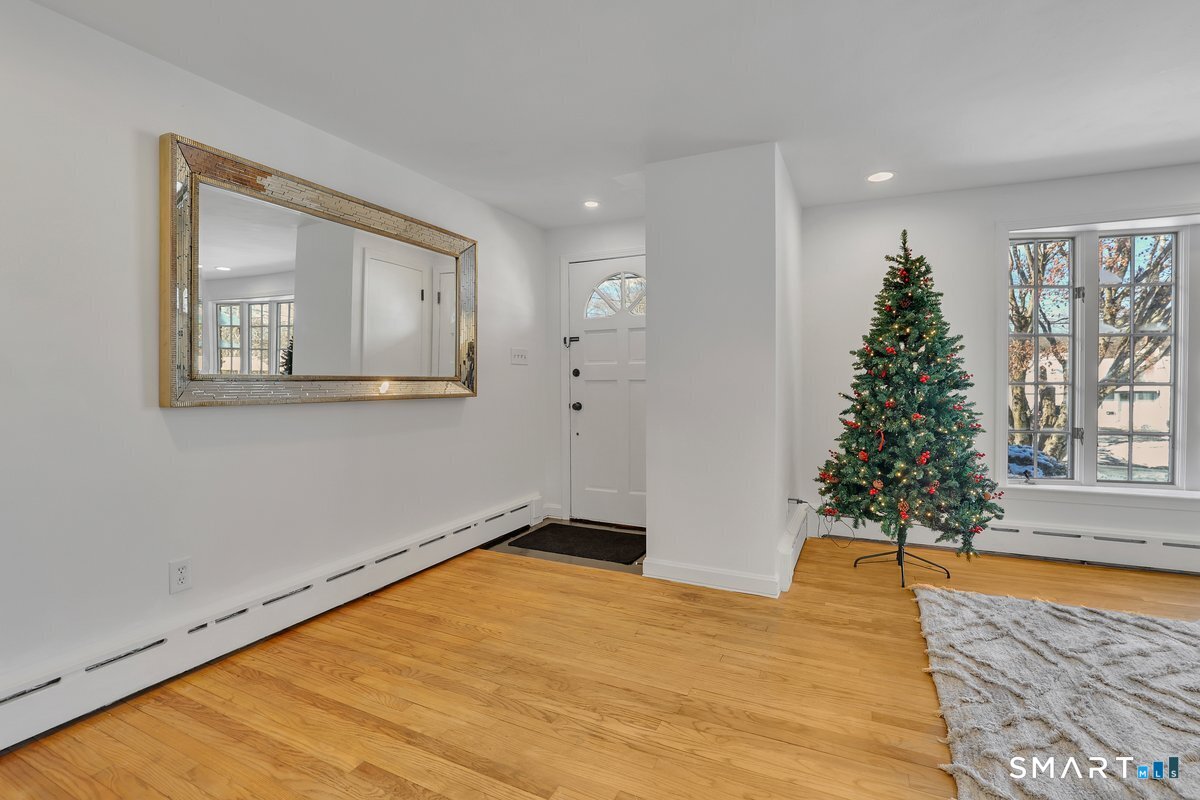 Homes for sale in Berlin, CT | 117 Homecrest Dr, Berlin, CT 06037 | MLS# 24139612