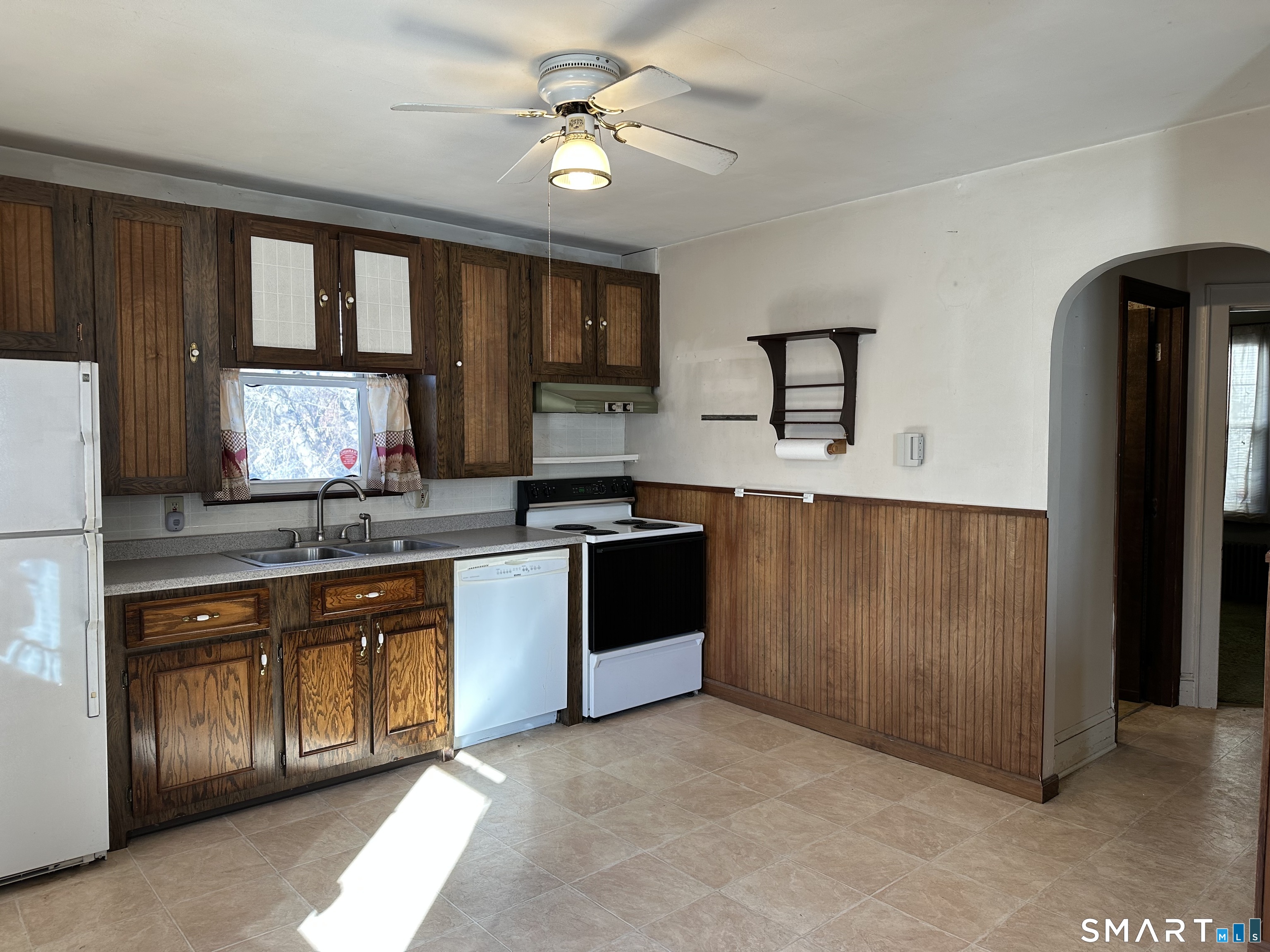 Homes for sale in Waterbury, CT | 67 Clover St, Waterbury, CT 06706 | MLS# 24145093