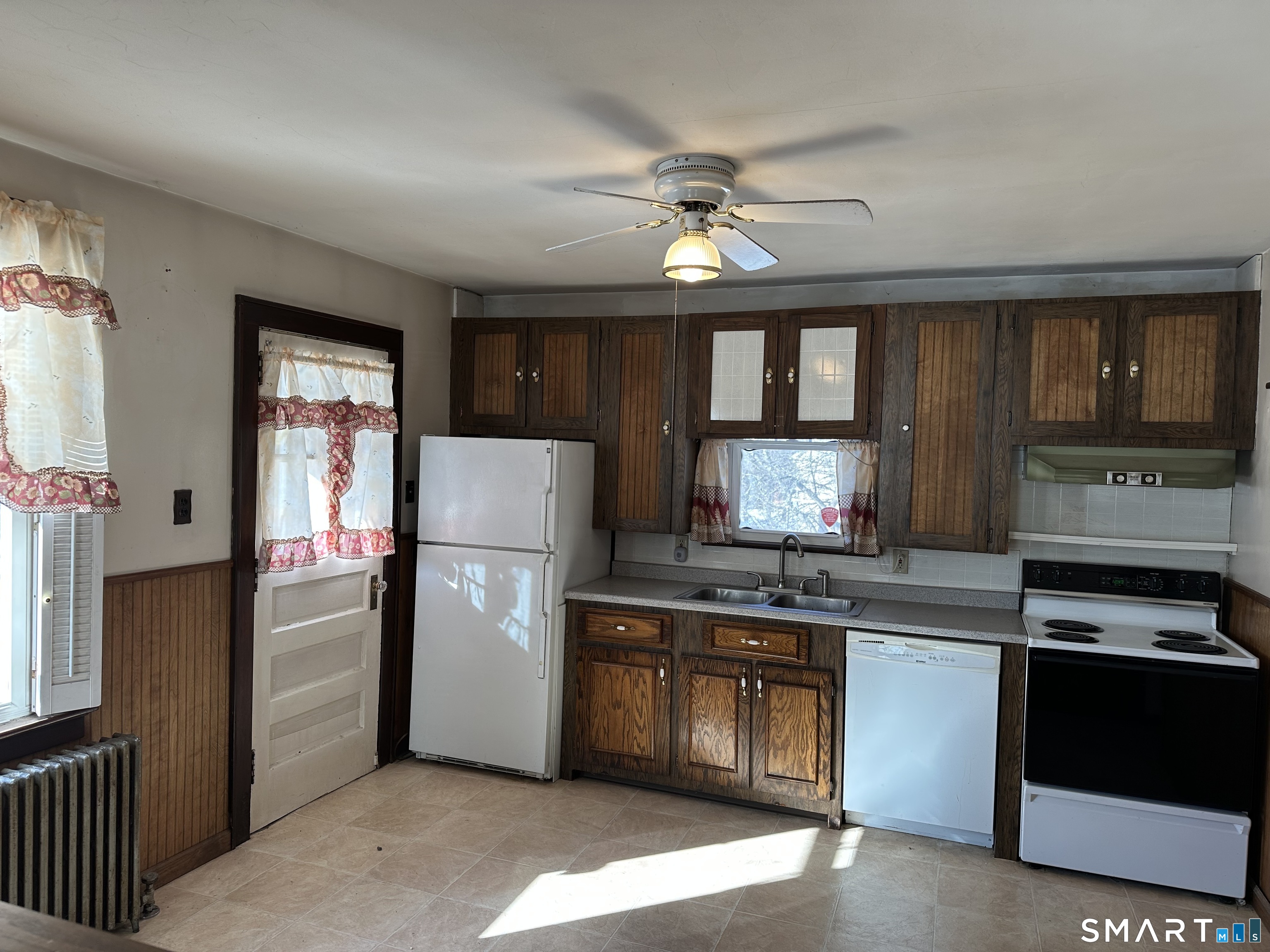 Homes for sale in Waterbury, CT | 67 Clover St, Waterbury, CT 06706 | MLS# 24145093