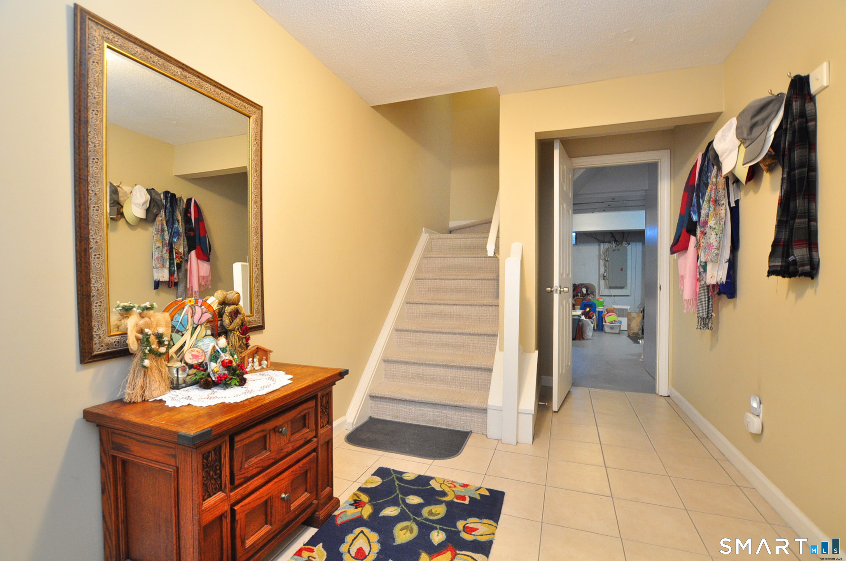 Homes for sale in Southbury, CT | 76 Farview Cmns, Southbury, CT 06488 | MLS# 24145080