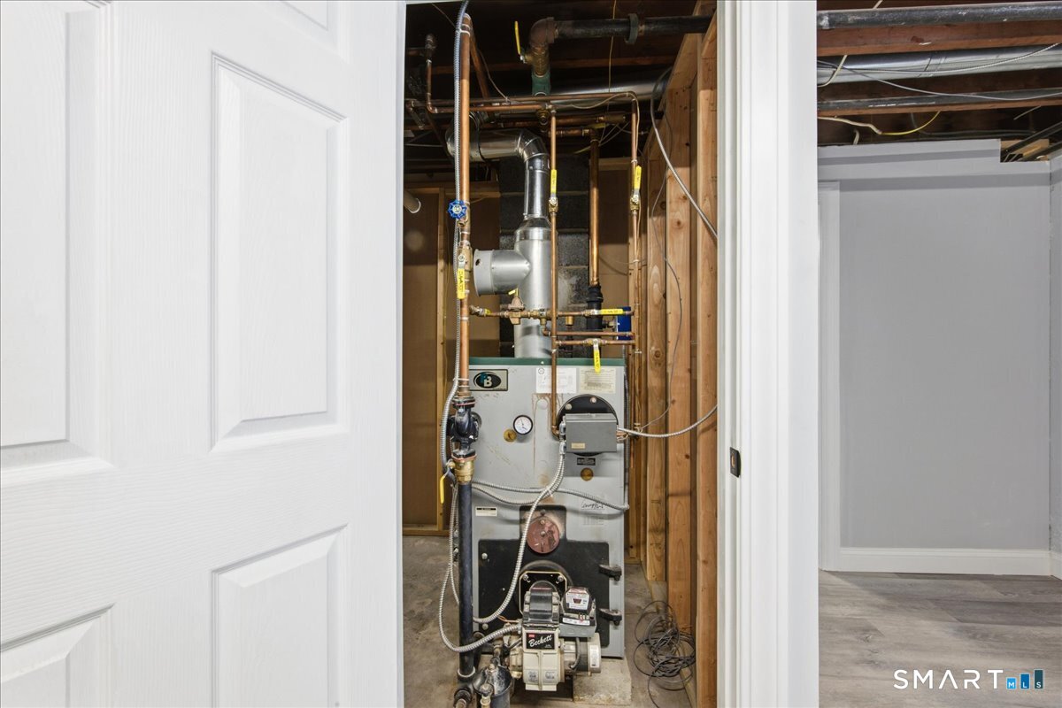 Homes for sale in Stonington, CT | 97 Elm Ridge Rd, Stonington, CT 06379 | MLS# 24145284