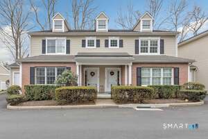 8 Hawthorne Ridge Circle