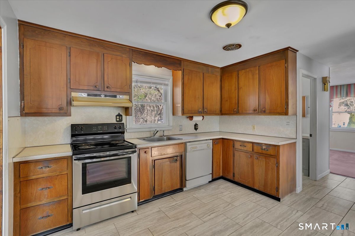 Homes for sale in Manchester, CT | 97 Arcellia Dr, Manchester, CT 06042 | MLS# 24144941