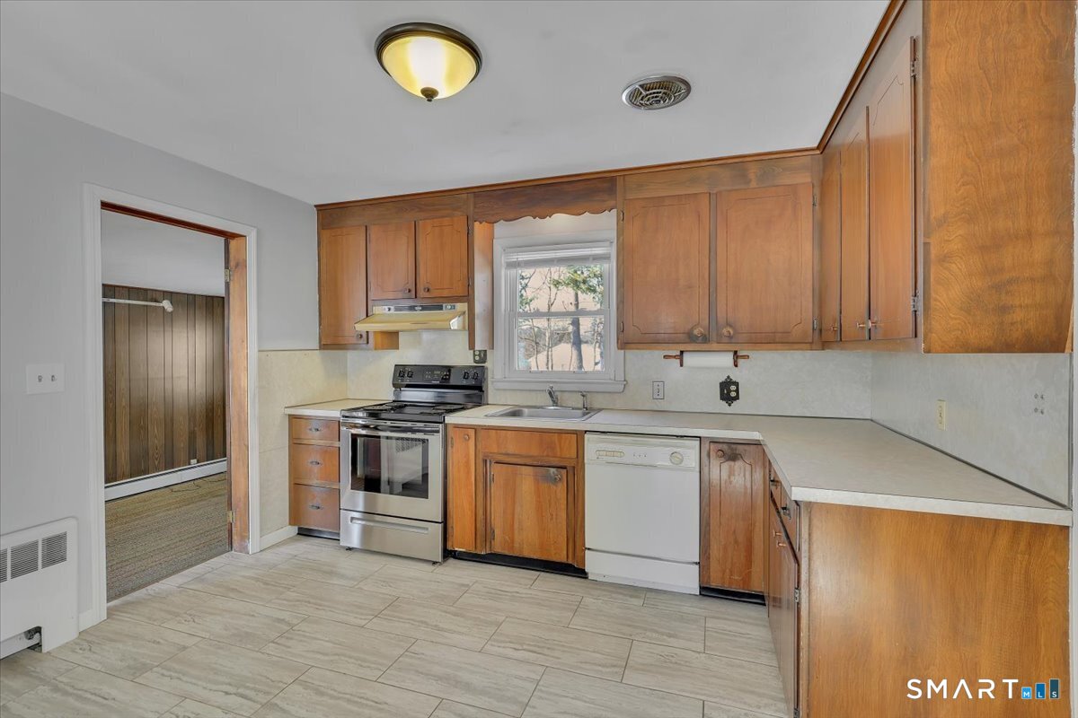 Homes for sale in Manchester, CT | 97 Arcellia Dr, Manchester, CT 06042 | MLS# 24144941