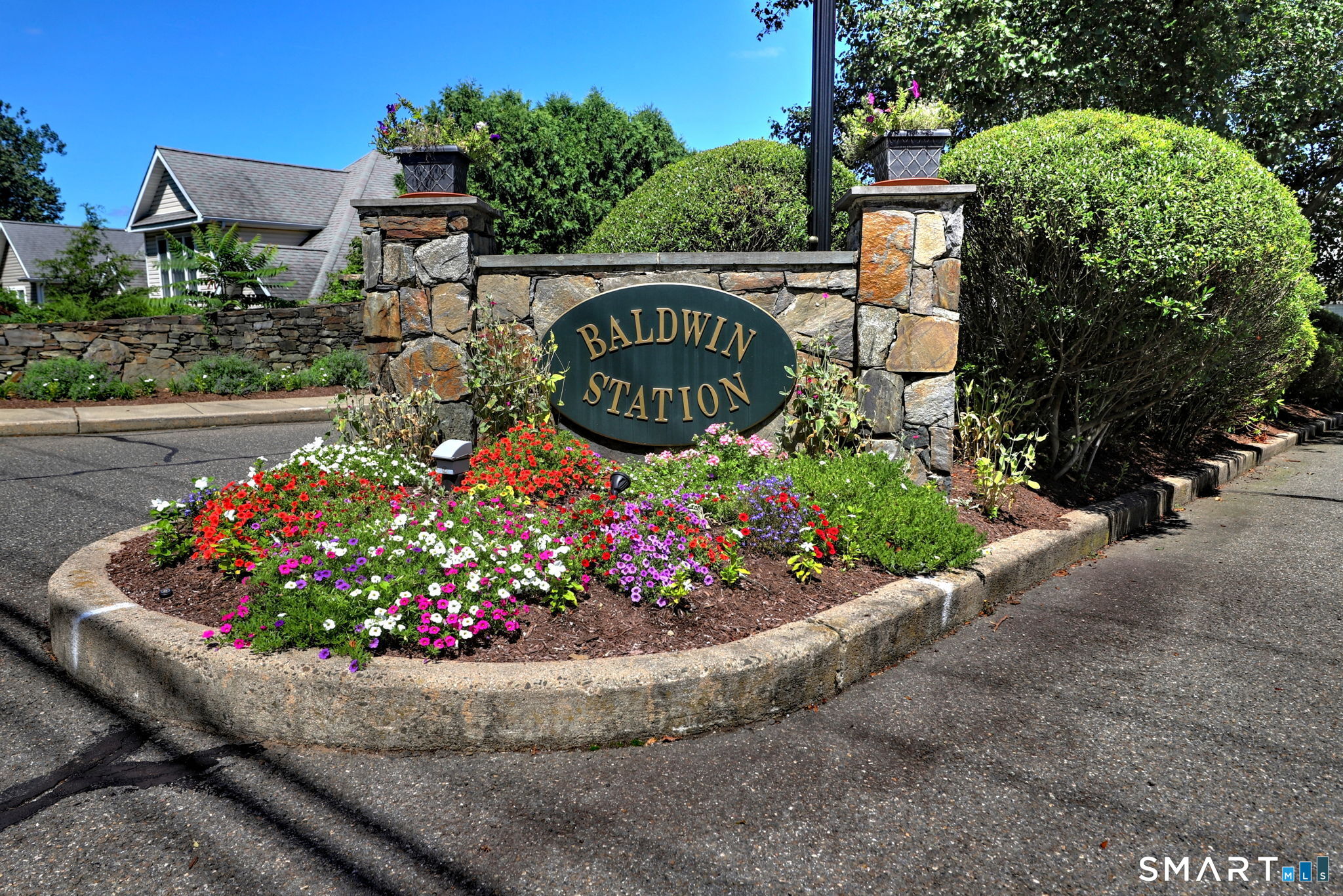 Homes for sale in Milford, CT | 7 Fire Thorn Ln #7, Milford, CT 06461 | MLS# 24145318