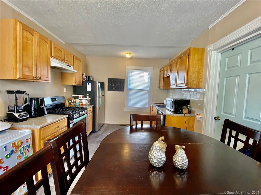 Homes for sale in Stamford, CT | 40 Orchard St, Stamford, CT 06902 | MLS# 24145379