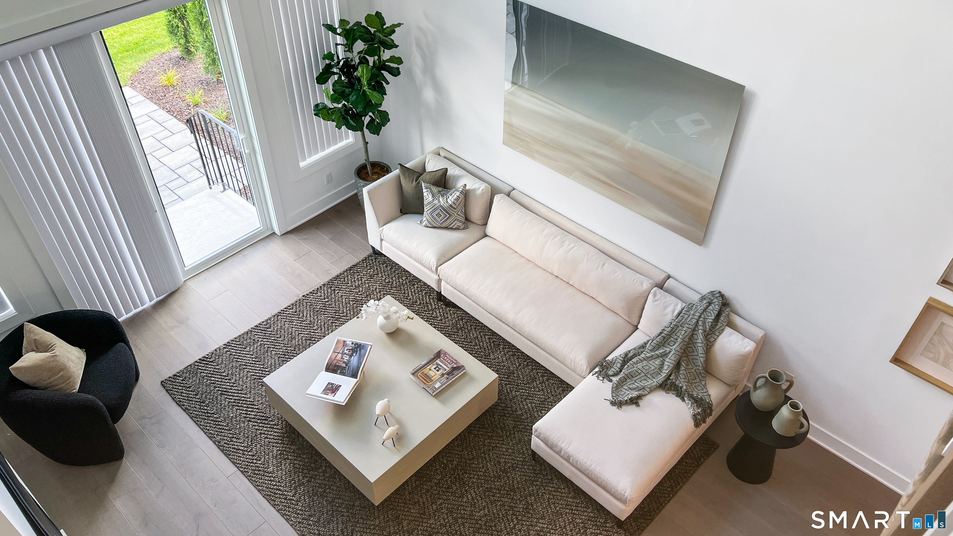 Photo 11 of 3 Whisper Ridge Way, Woodbridge, CT