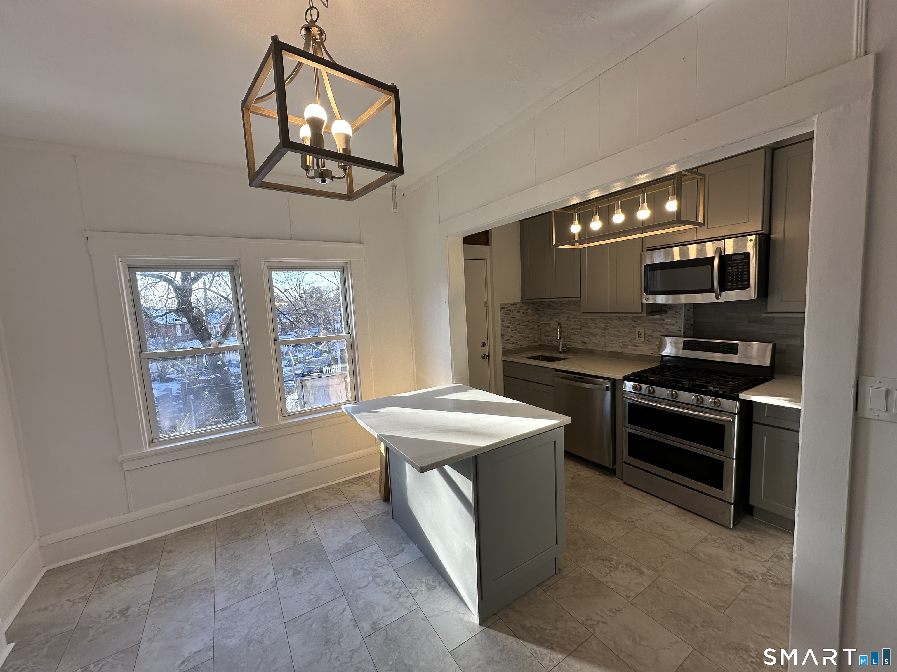 Homes for sale in Waterbury, CT | 52 Oak St, Waterbury, CT 06704 | MLS# 24145391