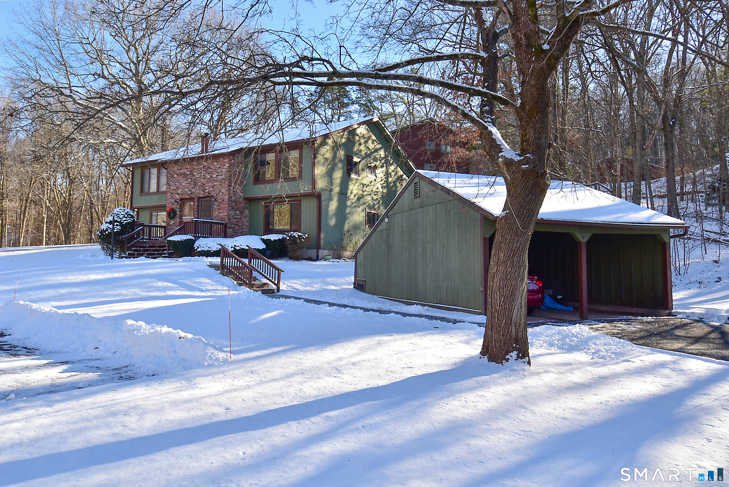 Homes for sale in Manchester, CT | 49 Cliffside Dr #B, Manchester, CT 06042 | MLS# 24144426