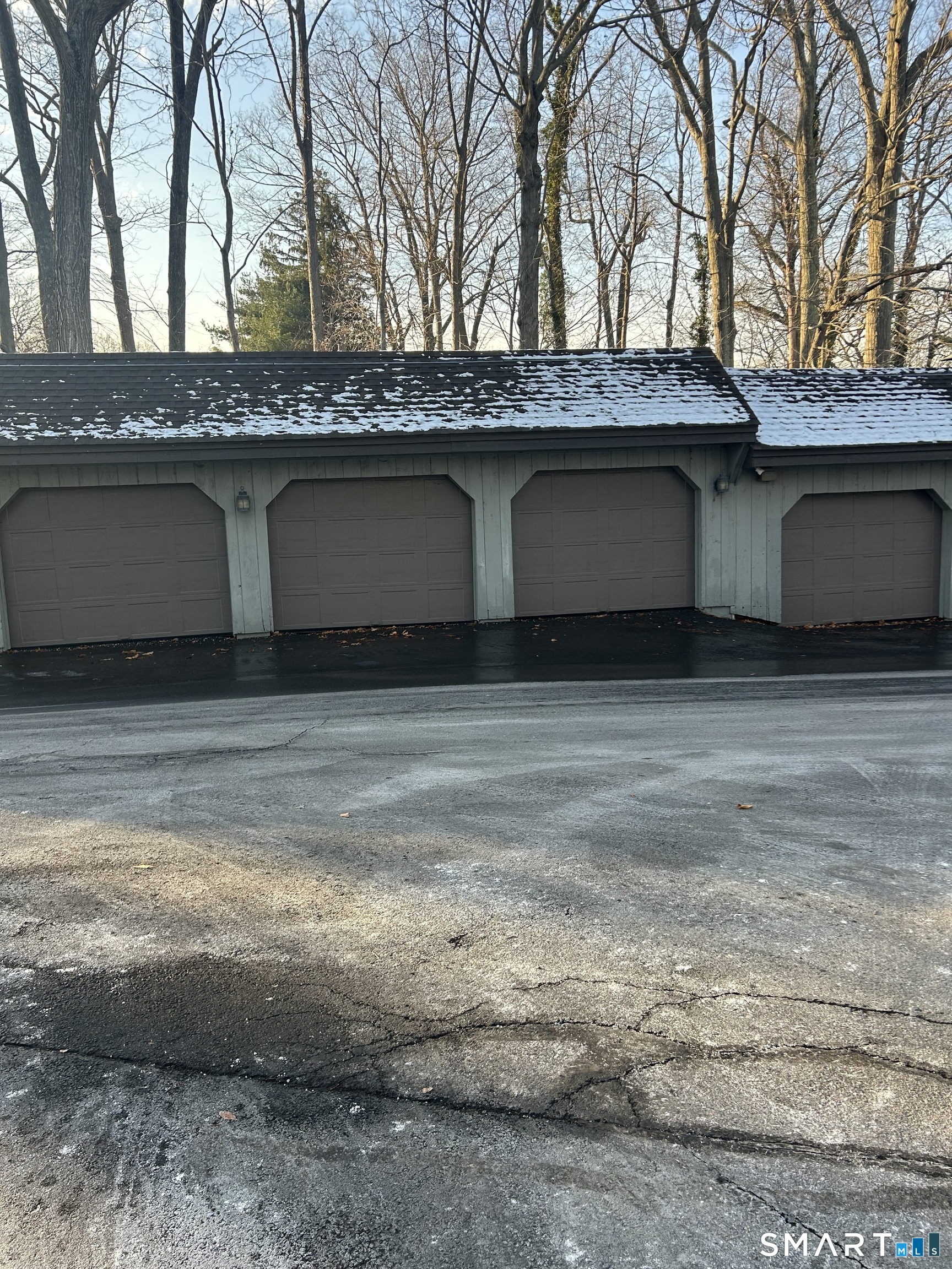 Homes for sale in Branford, CT | 33 Harbour Vlg #D, Branford, CT 06405 | MLS# 24145381