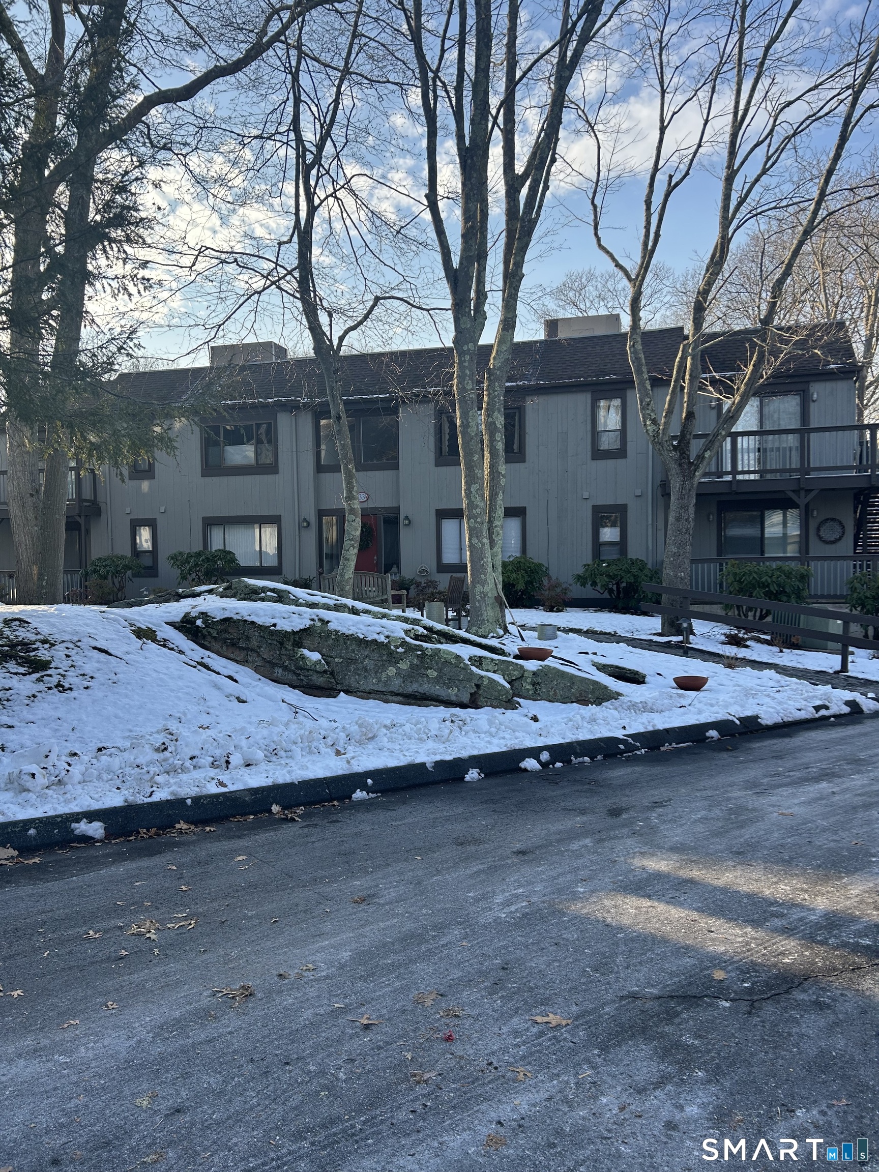 Homes for sale in Branford, CT | 33 Harbour Vlg #D, Branford, CT 06405 | MLS# 24145381