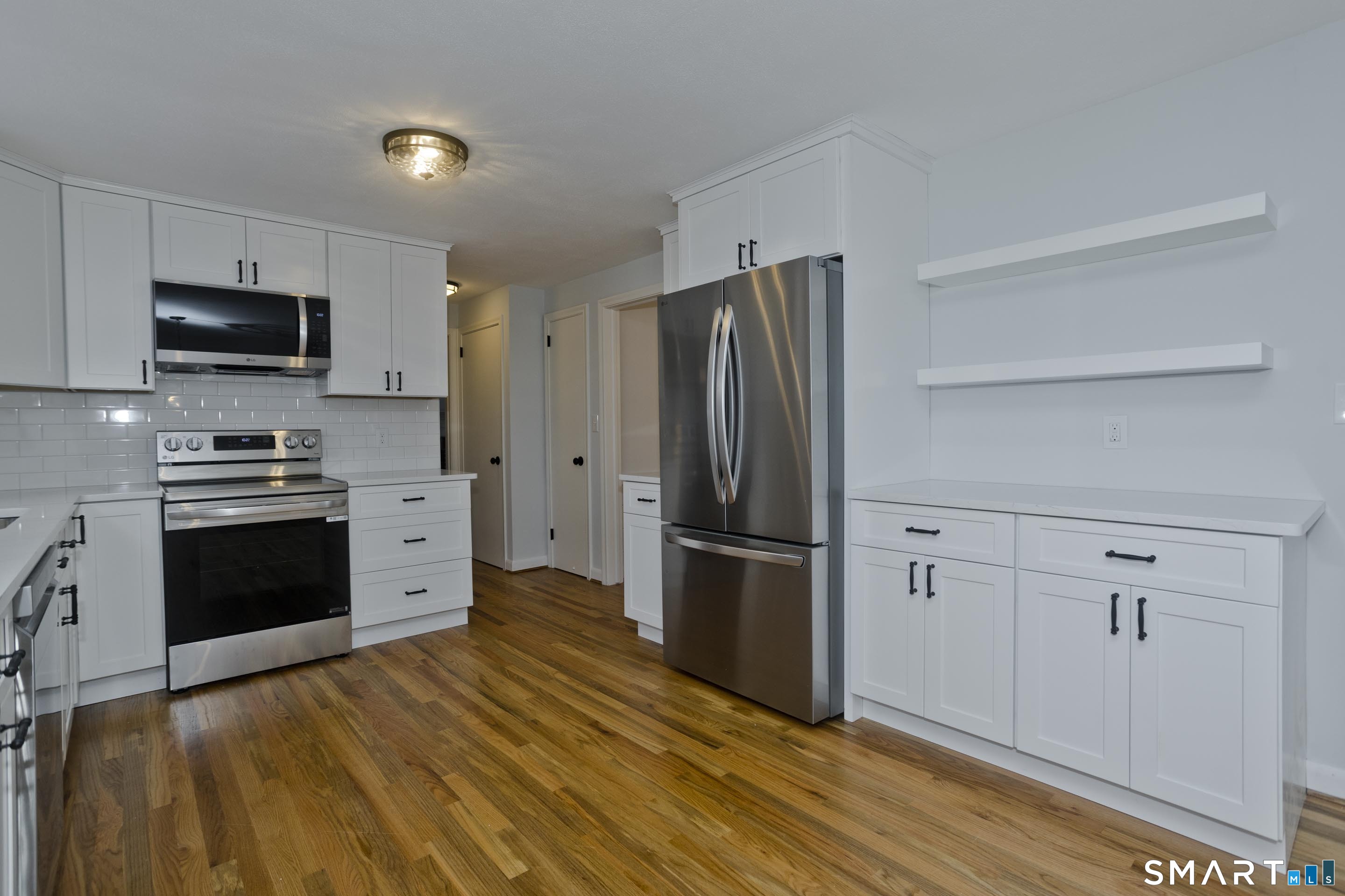 Homes for sale in Simsbury, CT | 49 Carver Cir, Simsbury, CT 06070 | MLS# 24145103