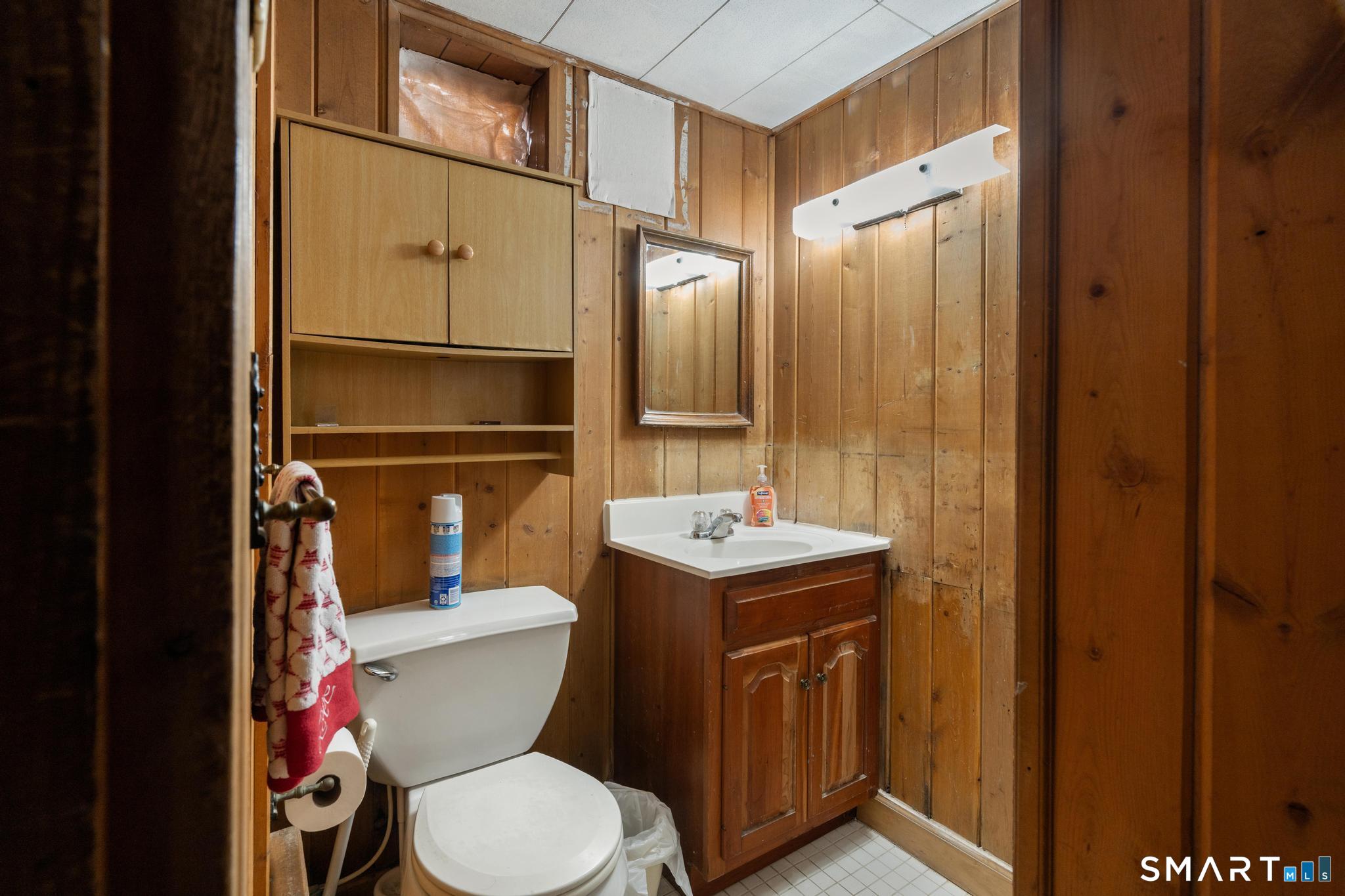 Homes for sale in Newtown, CT | 4 Rowledge Pond Rd, Newtown, CT 06482 | MLS# 24145423