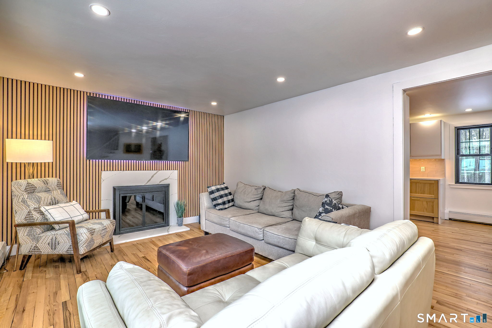 Homes for sale in Simsbury, CT | 10 Woodcliff Dr, Simsbury, CT 06070 | MLS# 24145434