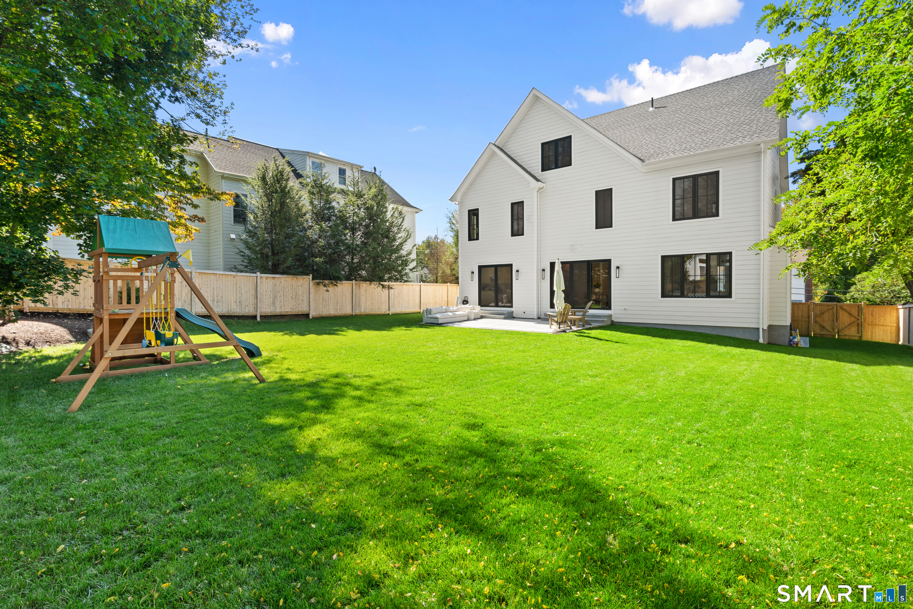 Homes for sale in Westport, CT | 36 Bauer Pl Ext, Westport, CT 06880 | MLS# 24145452