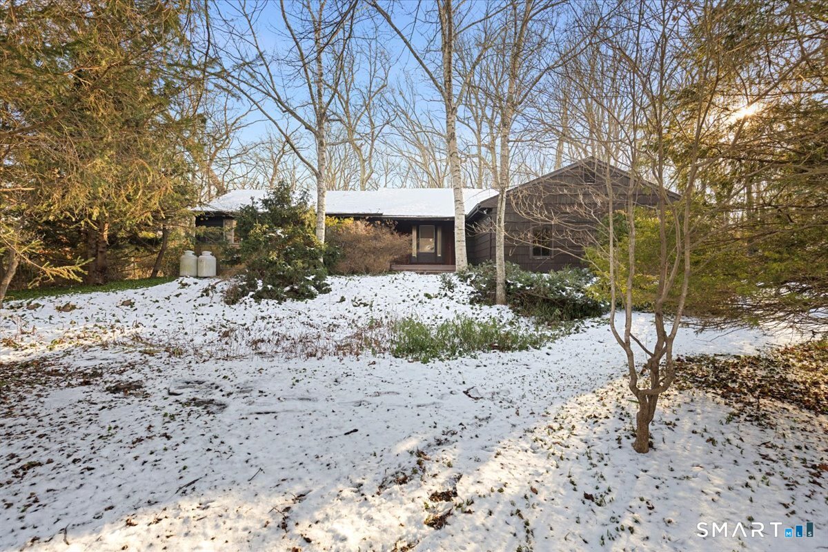 Homes for sale in Hamden, CT | 1405 Dunbar Hill Rd, Hamden, CT 06514 | MLS# 24145472