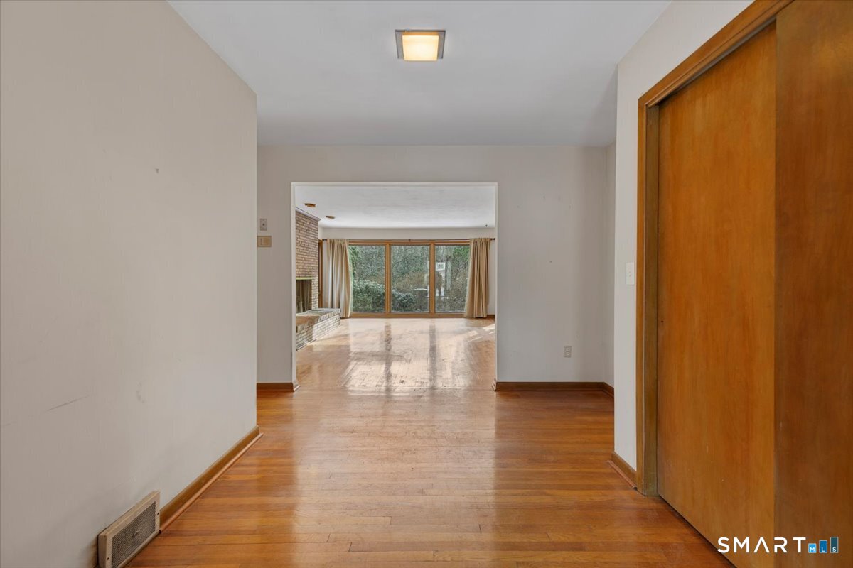 Homes for sale in Hamden, CT | 1405 Dunbar Hill Rd, Hamden, CT 06514 | MLS# 24145472