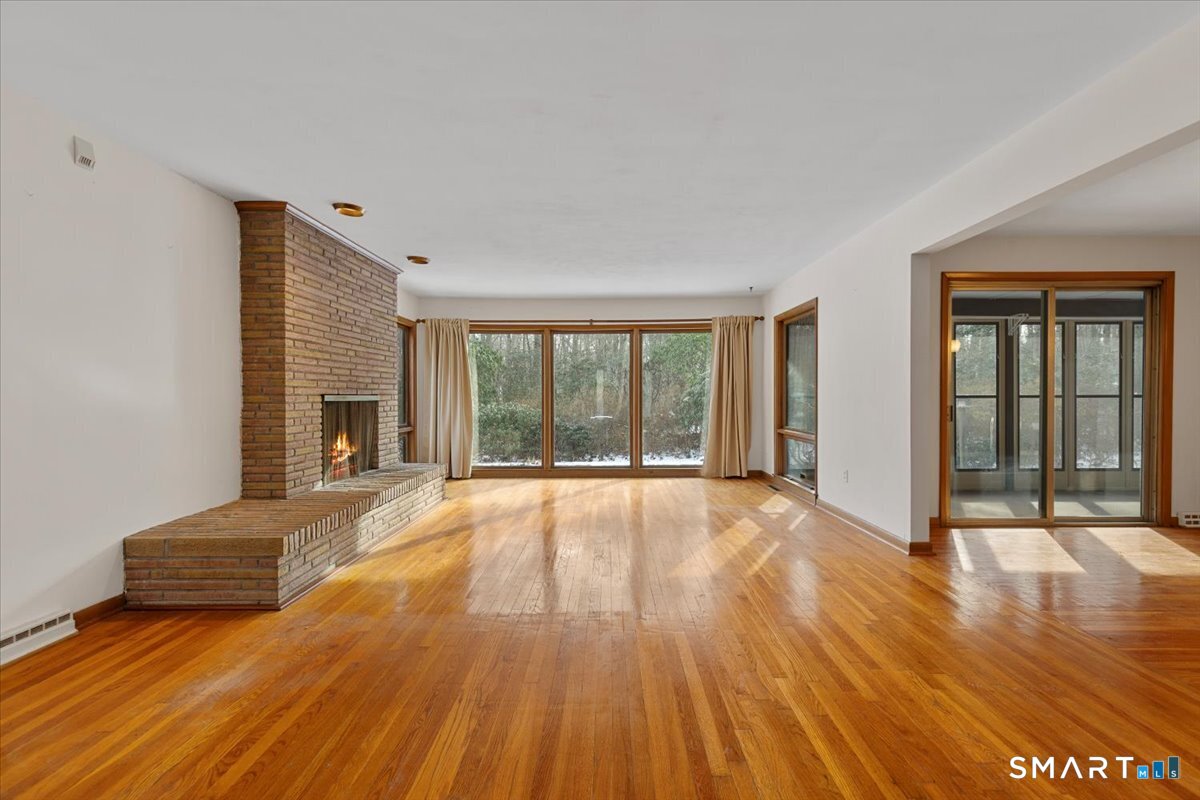 Homes for sale in Hamden, CT | 1405 Dunbar Hill Rd, Hamden, CT 06514 | MLS# 24145472