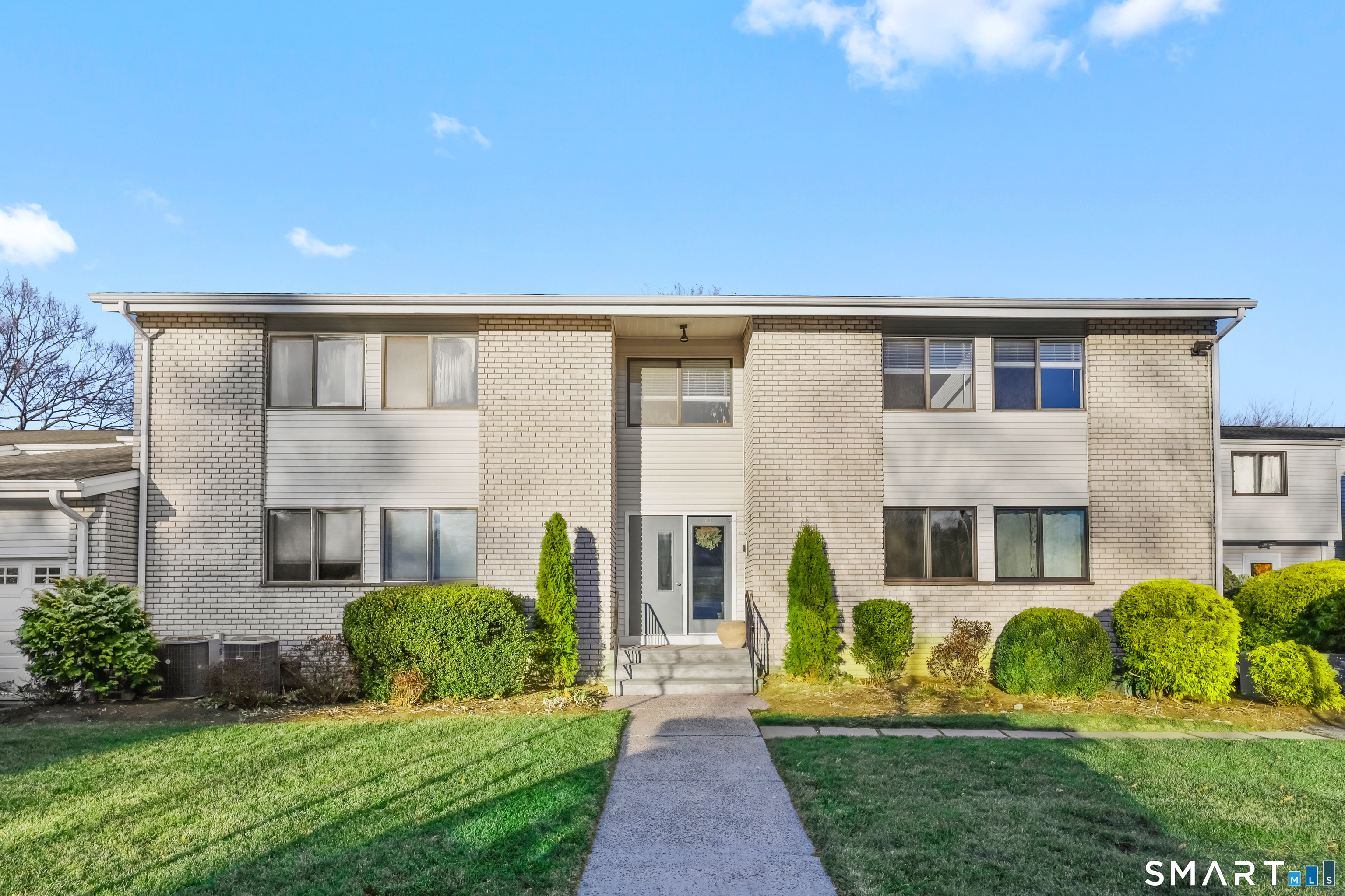 Homes for sale in Stamford, CT | 61 Riverside Ave #14, Stamford, CT 06850 | MLS# 24145482