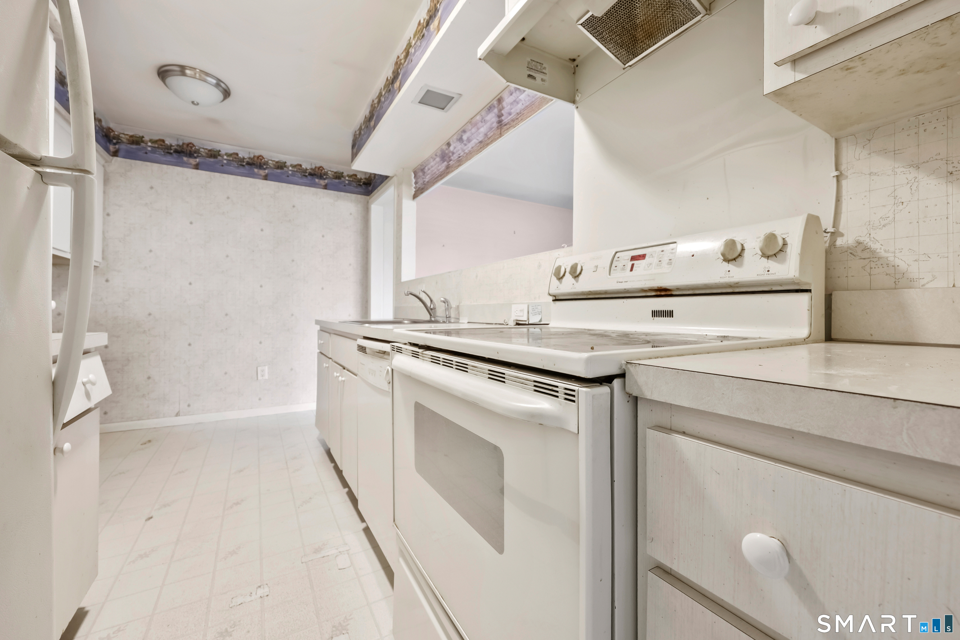 Homes for sale in Stamford, CT | 61 Riverside Ave #14, Stamford, CT 06850 | MLS# 24145482