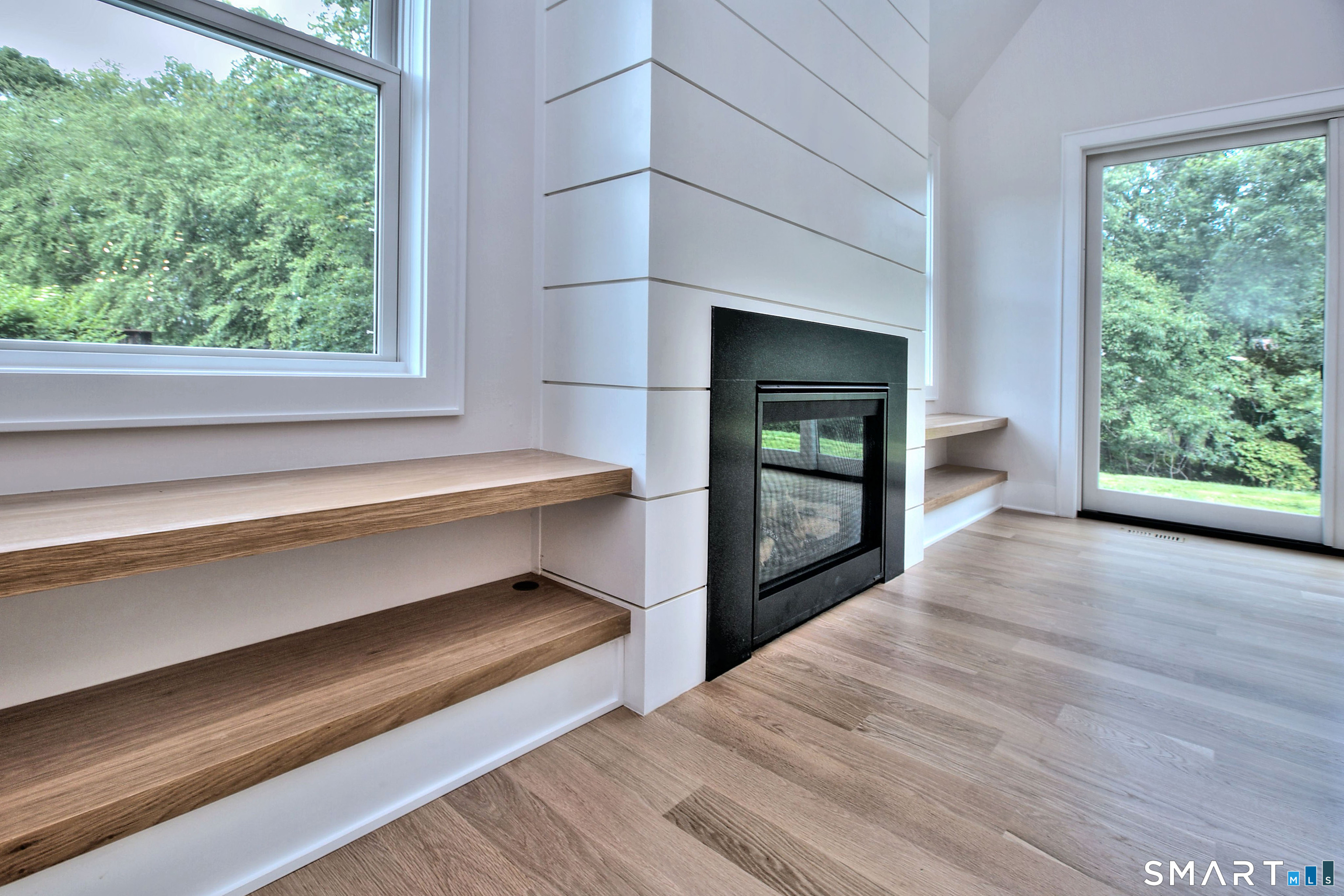 Homes for sale in Fairfield, CT | 378 Penfield Rd, Fairfield, CT 06824 | MLS# 24067102