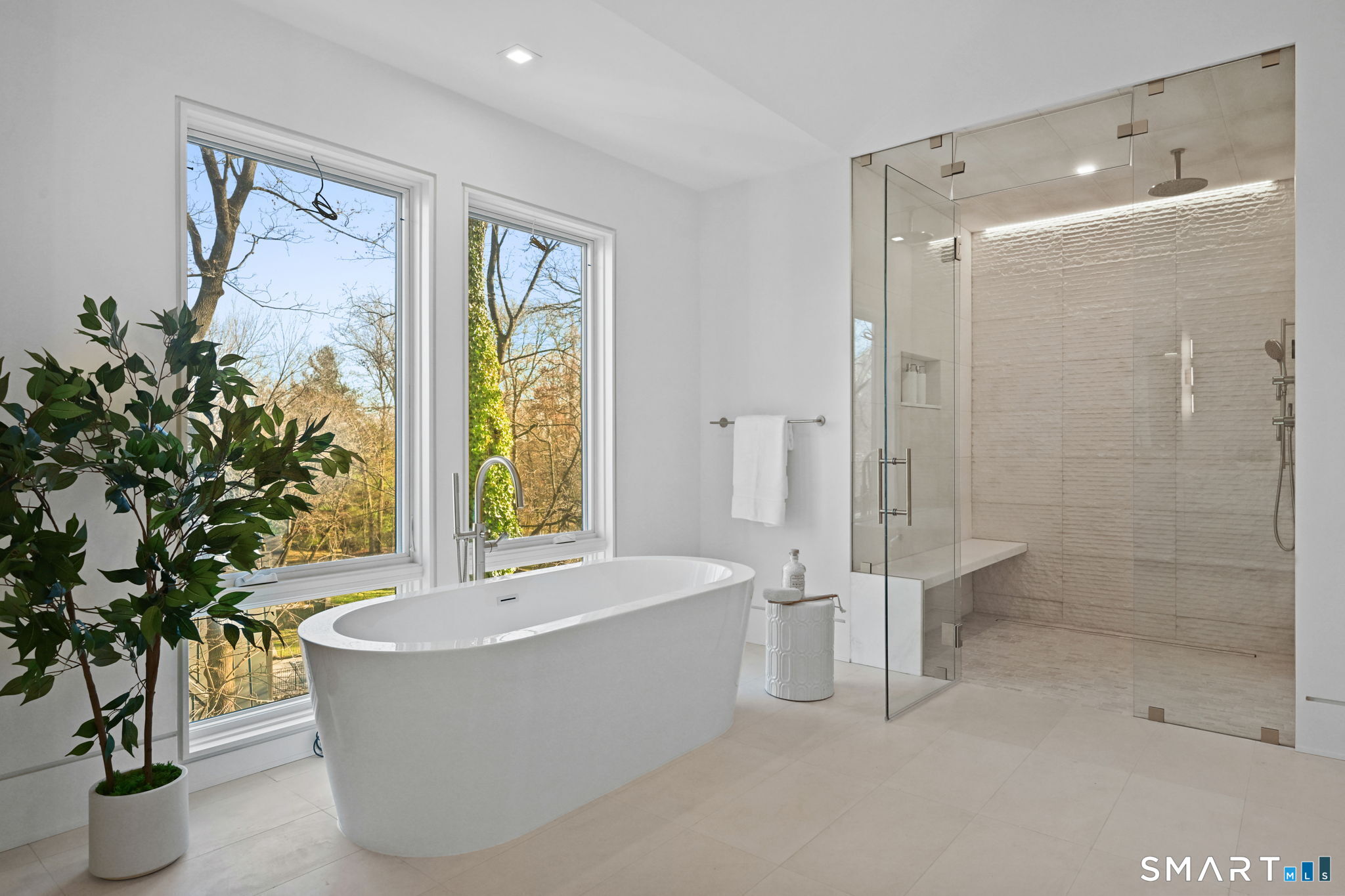 Greenwich, Connecticut, 06830, United States, 6 Bedrooms Bedrooms, ,8.5 BathroomsBathrooms,Residential,For Sale,1959998