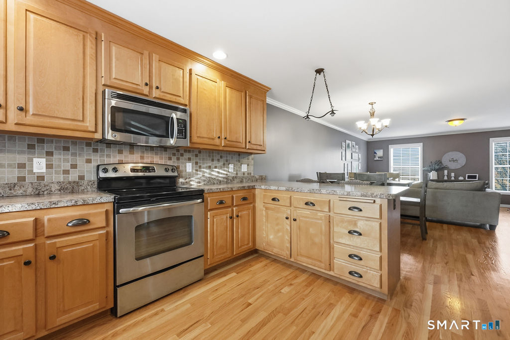 Homes for sale in Southington, CT | 55 Columbus Blvd #14, Southington, CT 06489 | MLS# 24145277