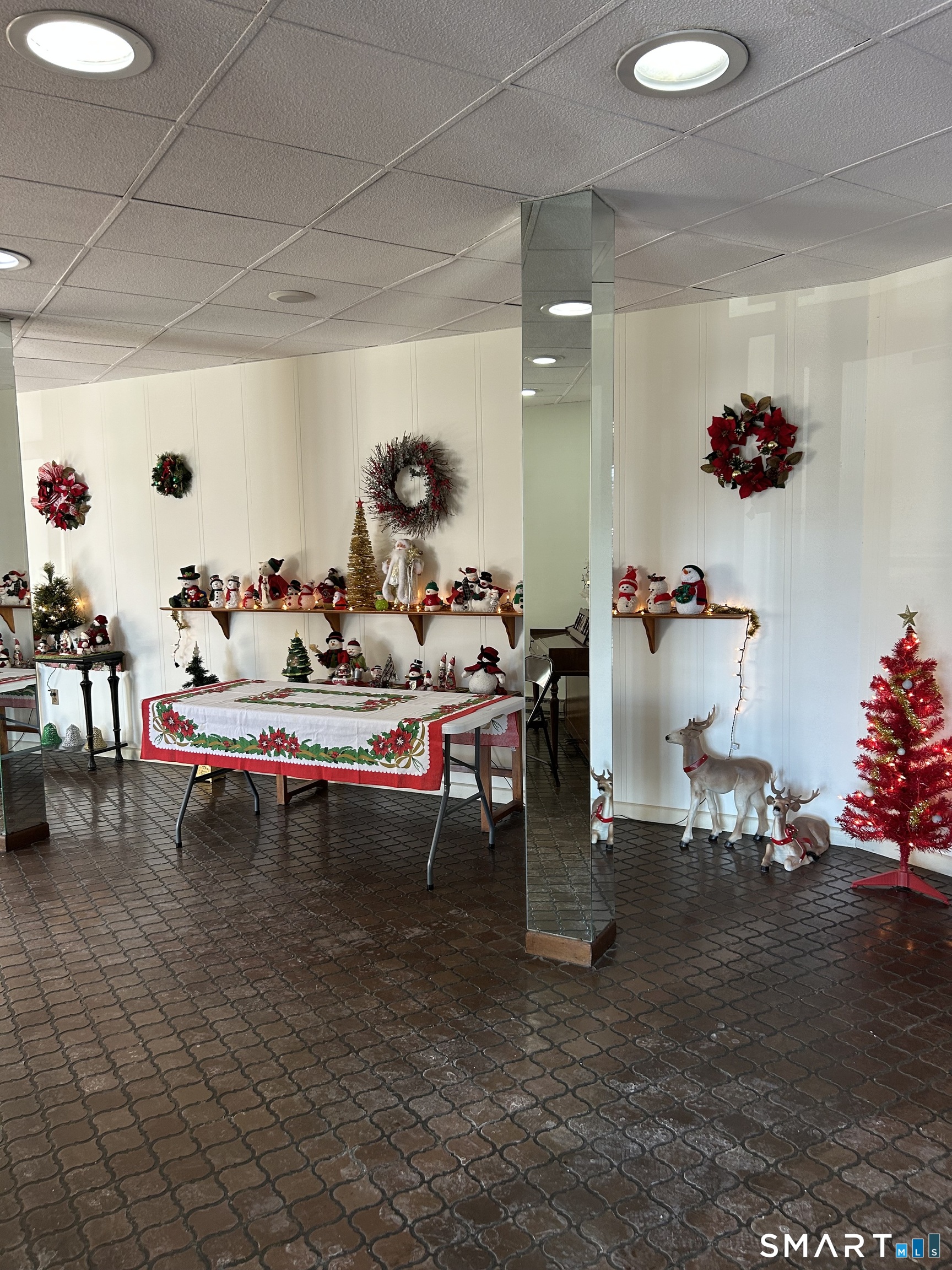 Homes for sale in Stratford, CT | 1700 Broadbridge Ave #A14, Stratford, CT 06614 | MLS# 24143864