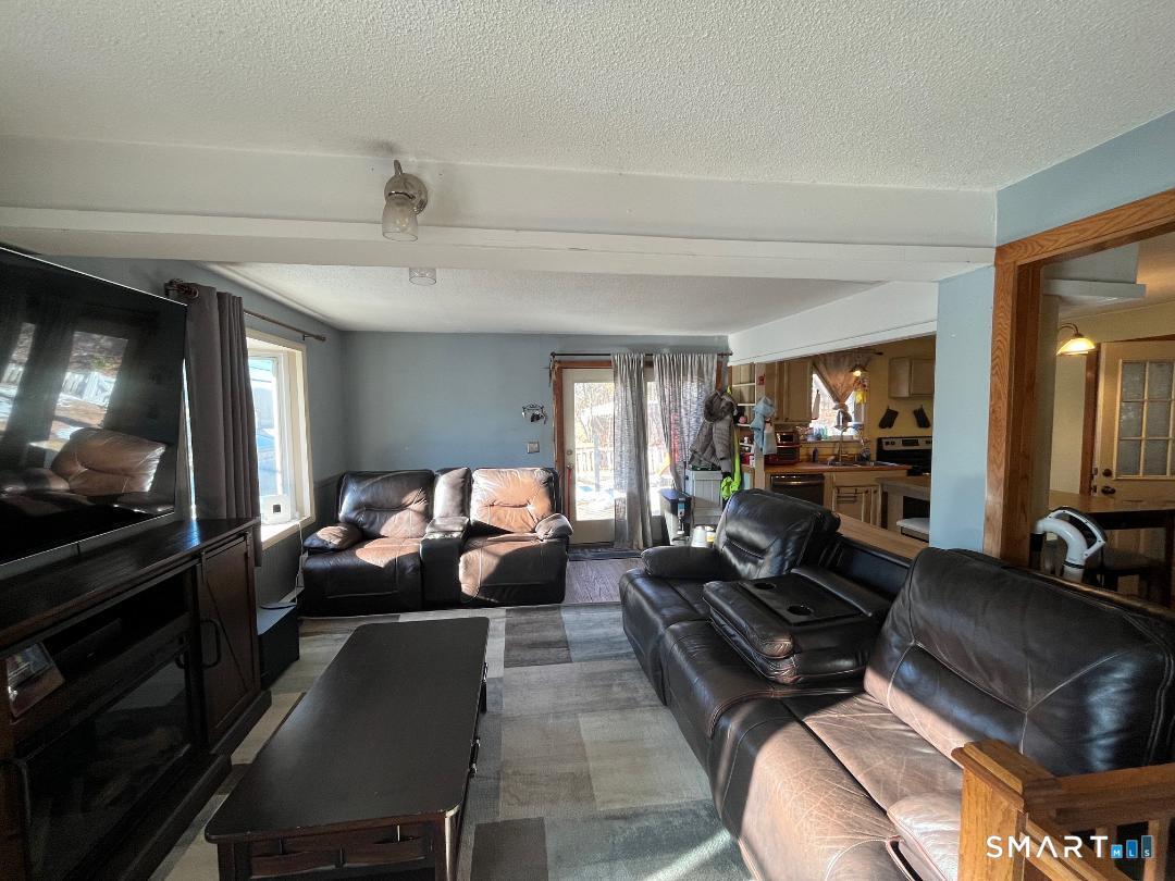 Photo 8 of 61 Tankerhoosen Road, Vernon, CT