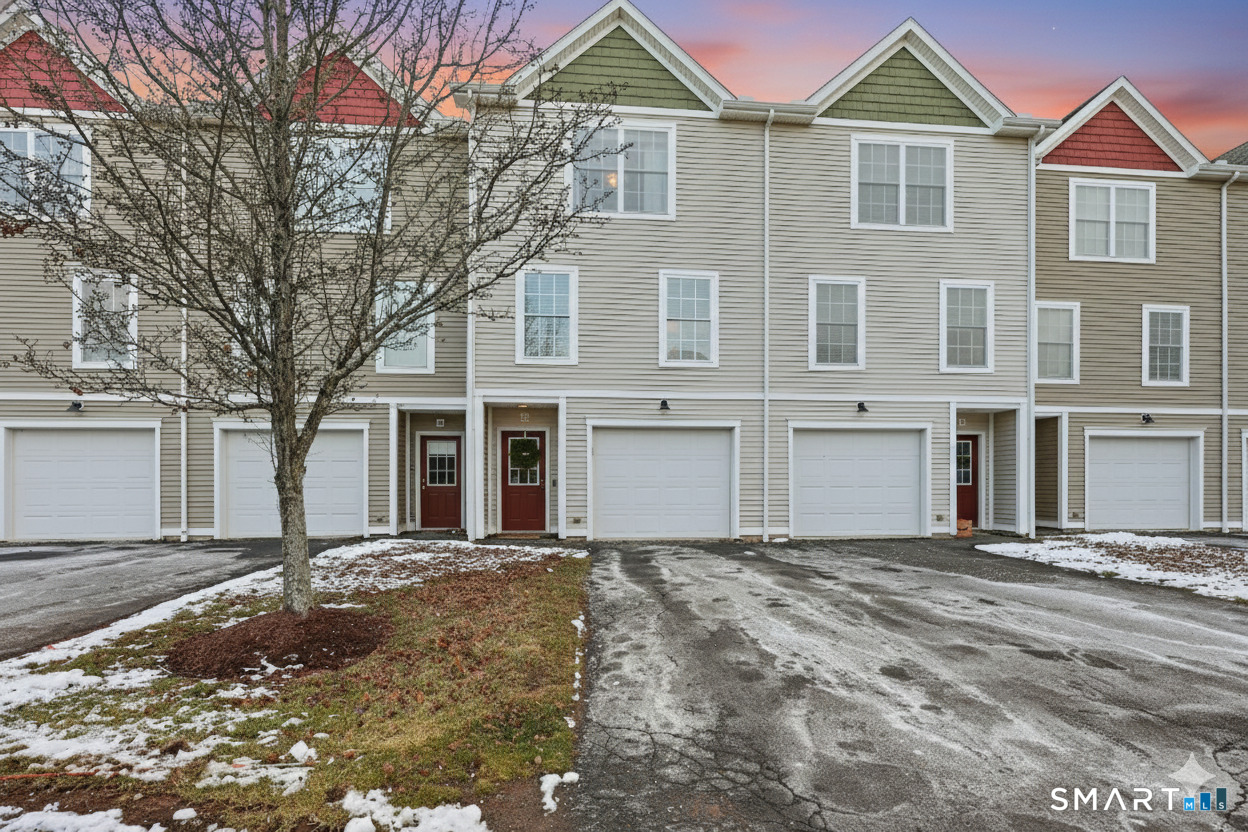 Homes for sale in Southington, CT | 55 Columbus Blvd #14, Southington, CT 06489 | MLS# 24145277