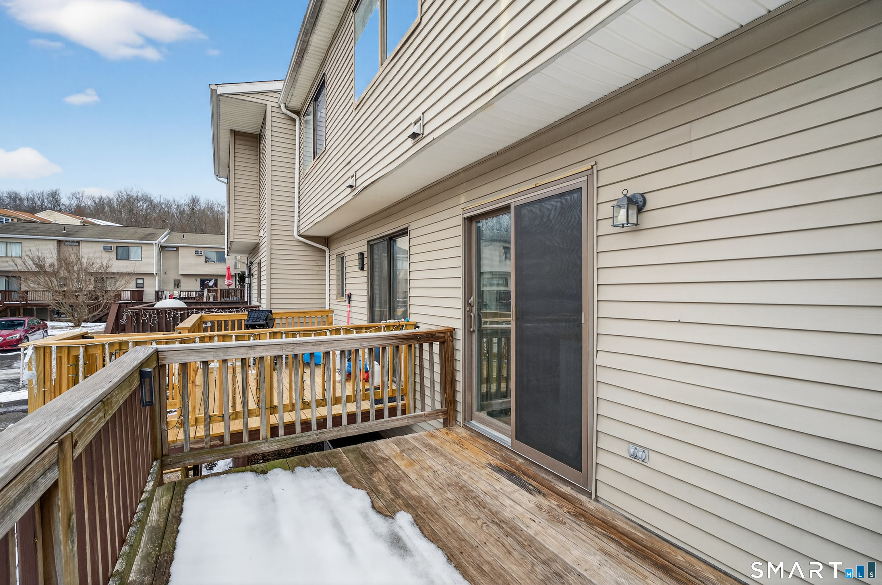 Homes for sale in Naugatuck, CT | 124 Lantern Park Dr #3, Naugatuck, CT 06770 | MLS# 24145362